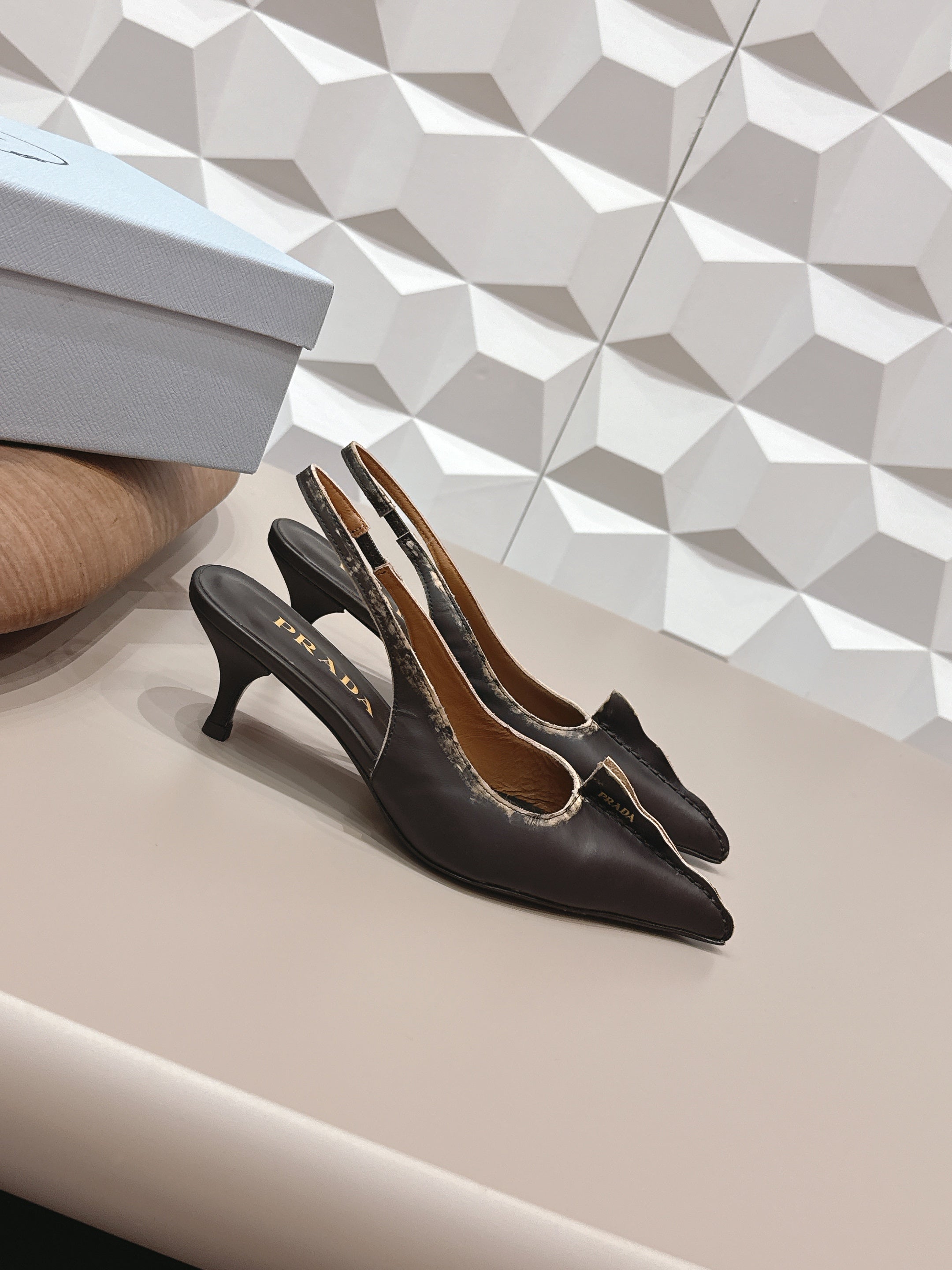 PRADA 26S POINTED TOE SLINGBACK HIGH HEELS 55MM IN BLACK CALFSKIN