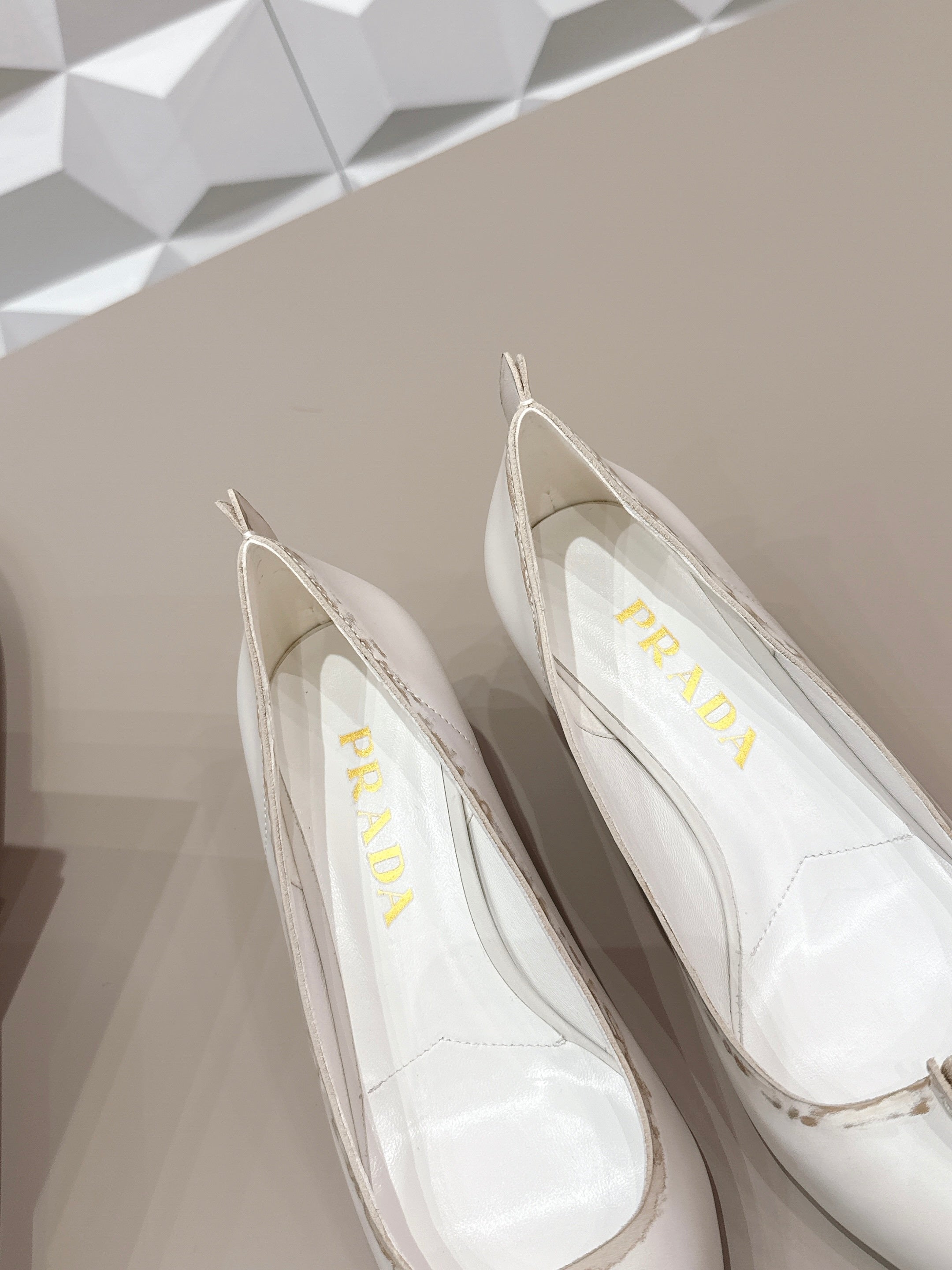 PRADA 26S POINTED TOE HIGH HEELS 55MM IN CREAM WHITE CALFSKIN