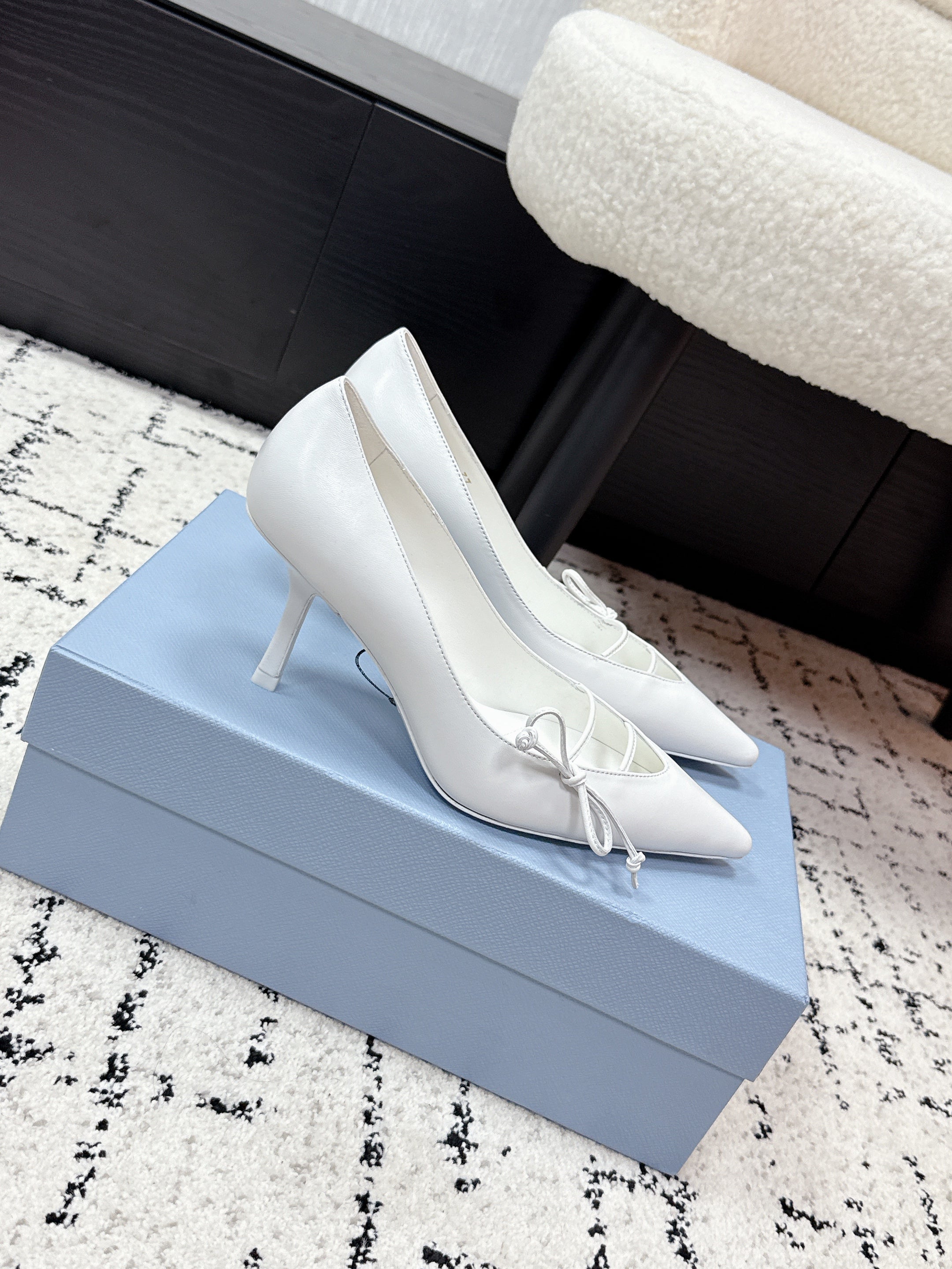 PRADA 26S POINTED-TOE HIGH HEELS 75MM IN WHITE CALFSKIN
