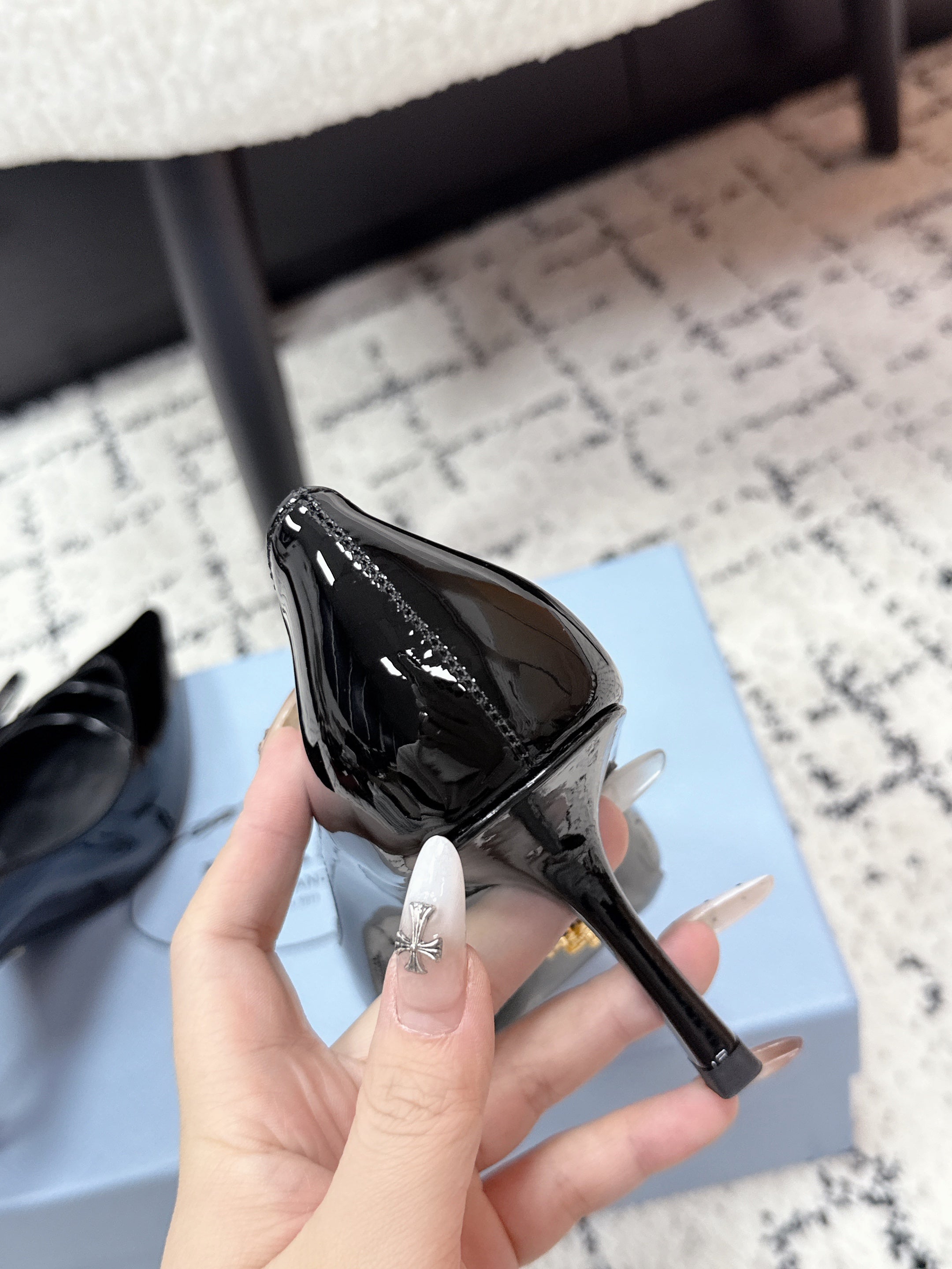 PRADA 26S POINTED-TOE HIGH HEELS 75MM IN BLACK PATENT CALFSKIN