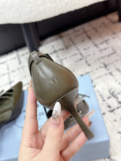 PRADA 26S POINTED-TOE HIGH HEELS 75MM IN OLIVE BROWN CALFSKIN WITH BOW
