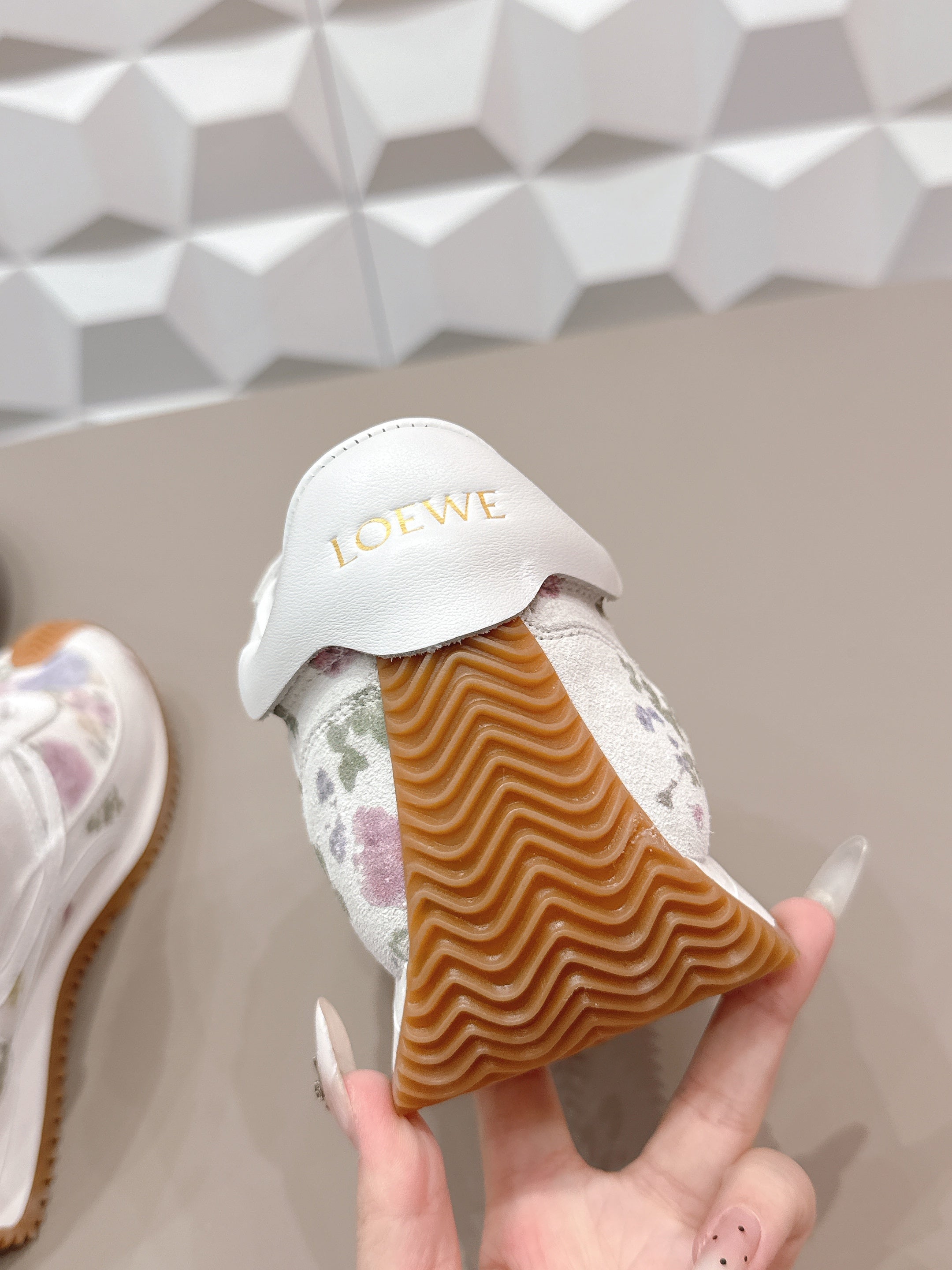 LOEWE 26S FLOW RUNNER SNEAKER IN WHITE FLORAL PATTERN SUEDE AND CALFSKIN