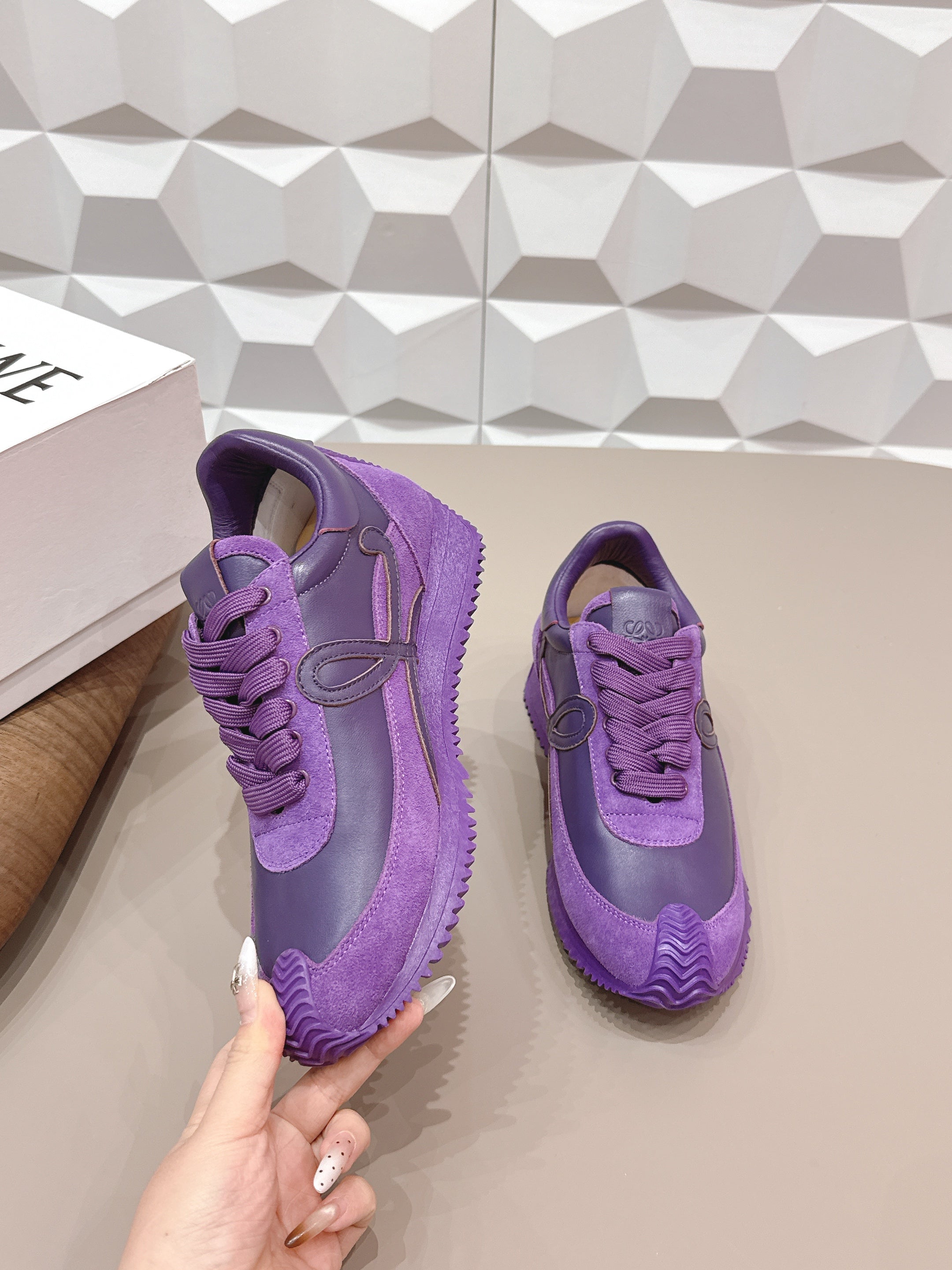LOEWE 26S FLOW RUNNER SNEAKER IN PLUM PURPLE CALFSKIN AND SUEDE