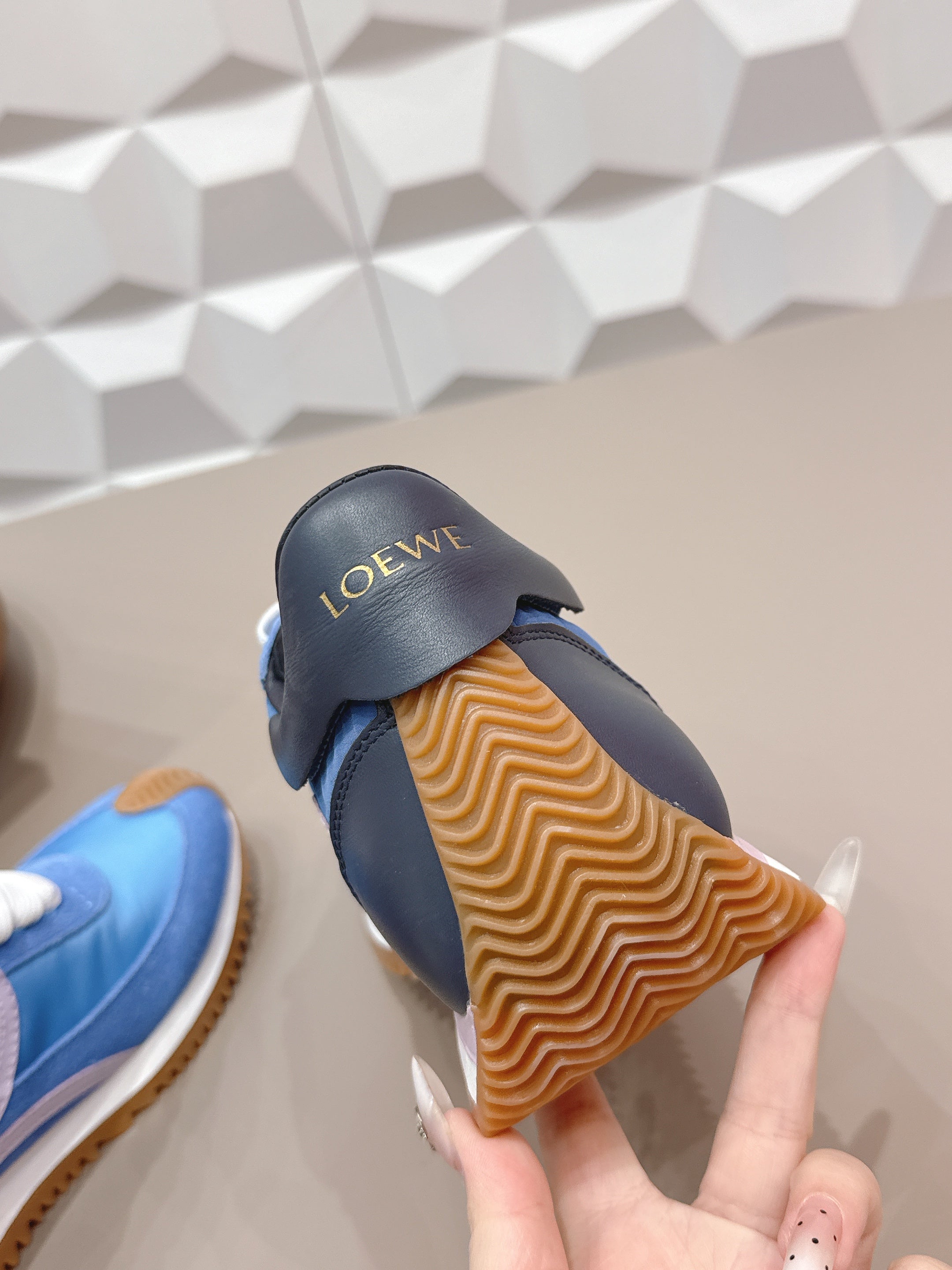 LOEWE 26S FLOW RUNNER SNEAKER IN BLUE SUEDE AND CALFSKIN STYLE 1