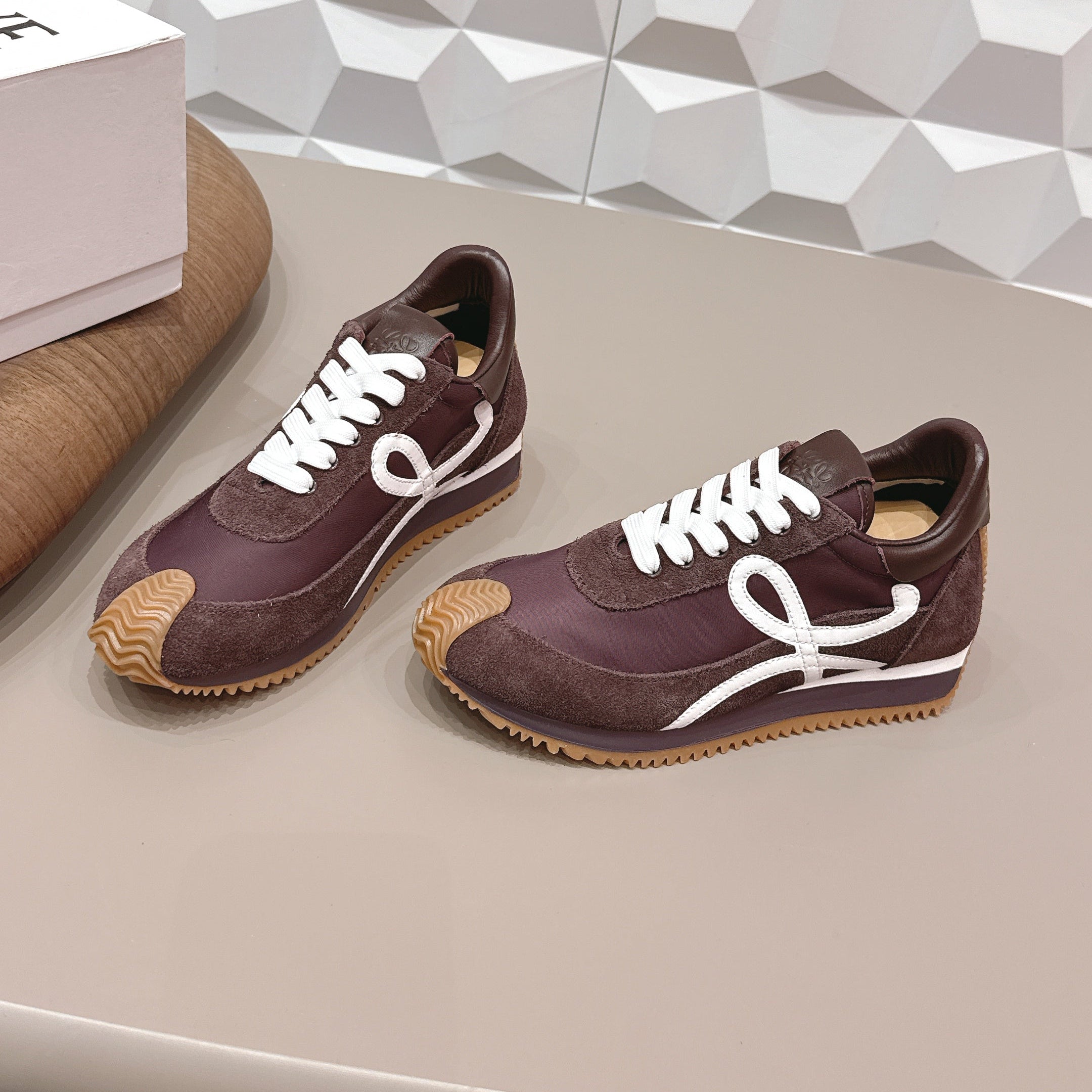 LOEWE 26S FLOW RUNNER SNEAKER IN DARK BROWN AND WHITE SUEDE AND CALFSKIN