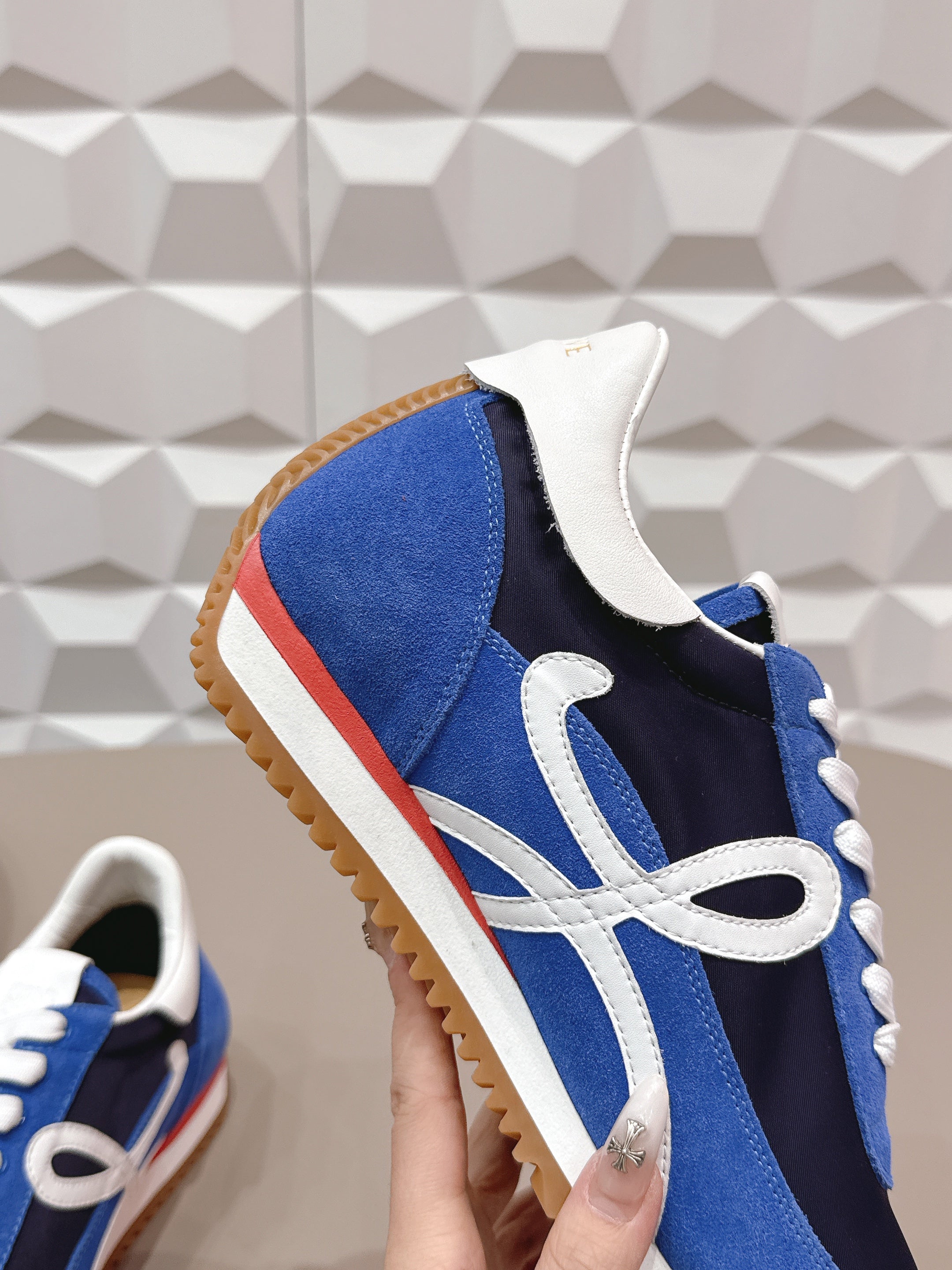 LOEWE 26S FLOW RUNNER SNEAKER IN BLUE SUEDE AND WHITE CALFSKIN