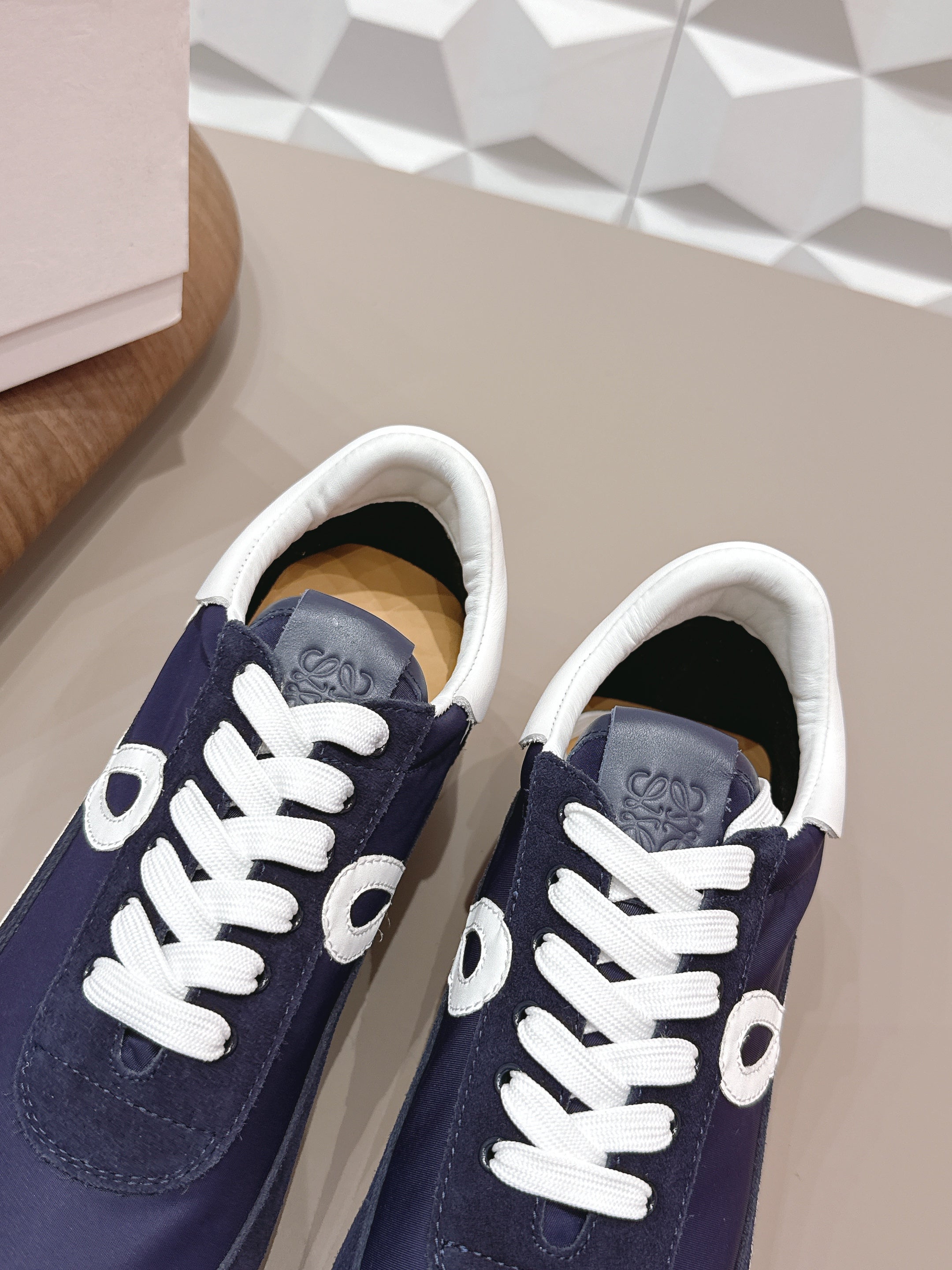 LOEWE 26S FLOW RUNNER SNEAKER IN NAVY BLUE SUEDE AND WHITE CALFSKIN