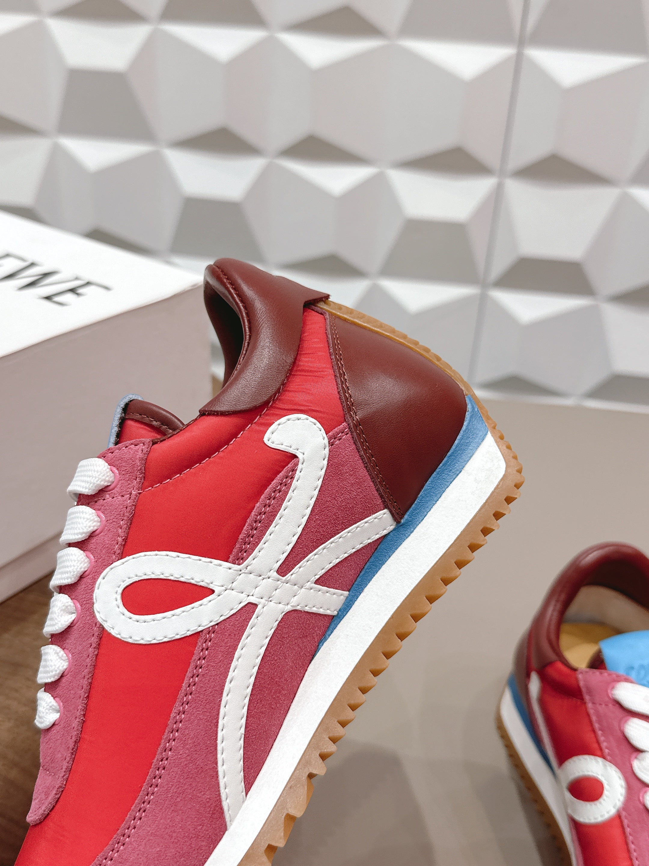 LOEWE 26S FLOW RUNNER SNEAKER IN DUSTY ROSE SUEDE AND DARK RED CALFSKIN