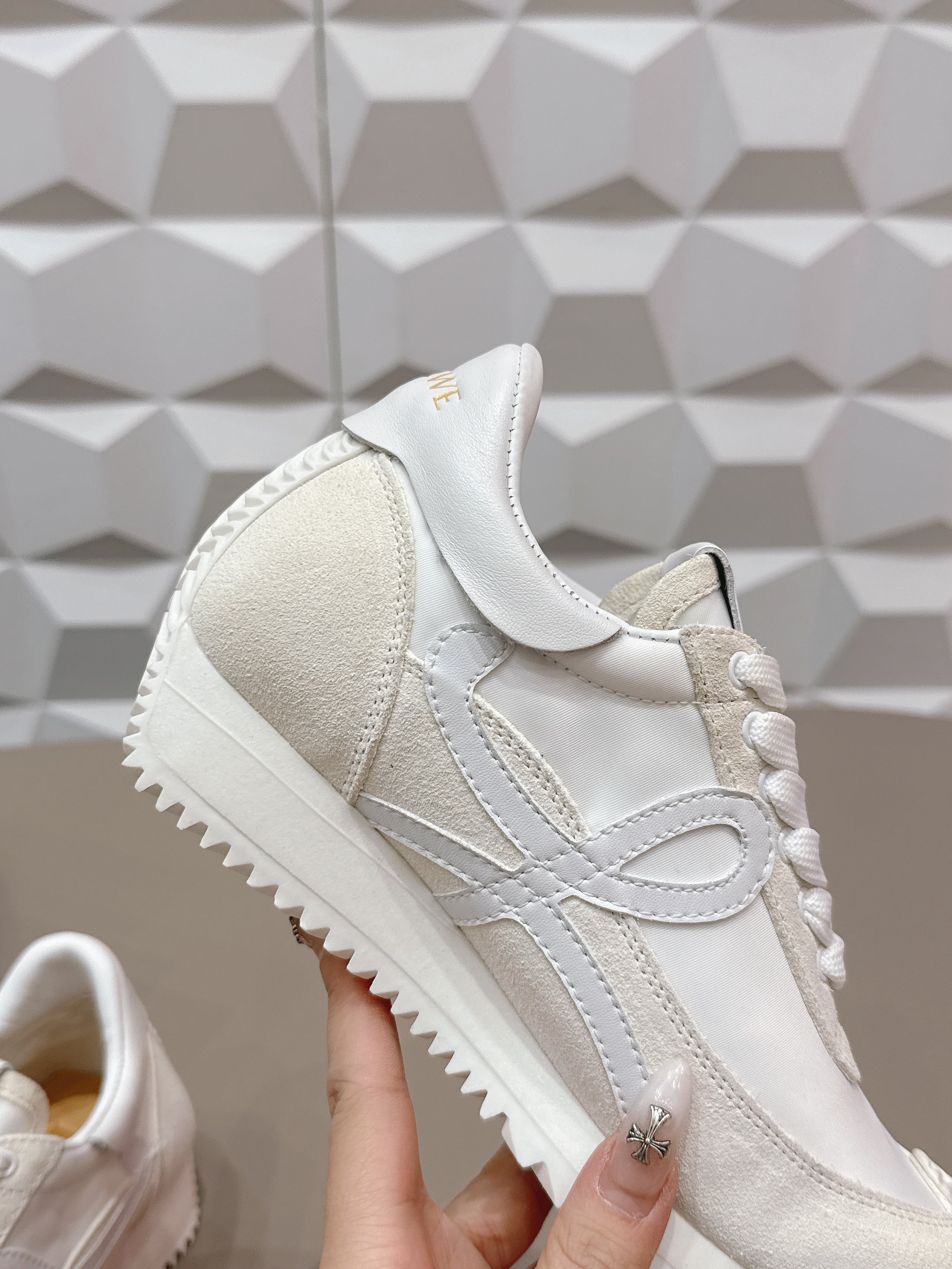 LOEWE 26S FLOW RUNNER SNEAKER IN WHITE SUEDE AND WHITE CALFSKIN
