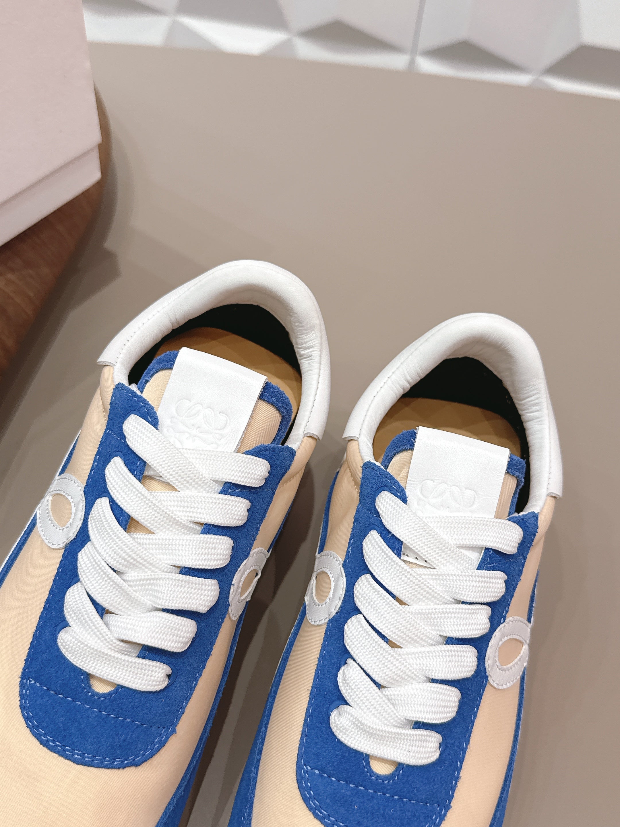 LOEWE 26S FLOW RUNNER SNEAKER IN BLUE AND NUDE SUEDE AND WHITE CALFSKIN
