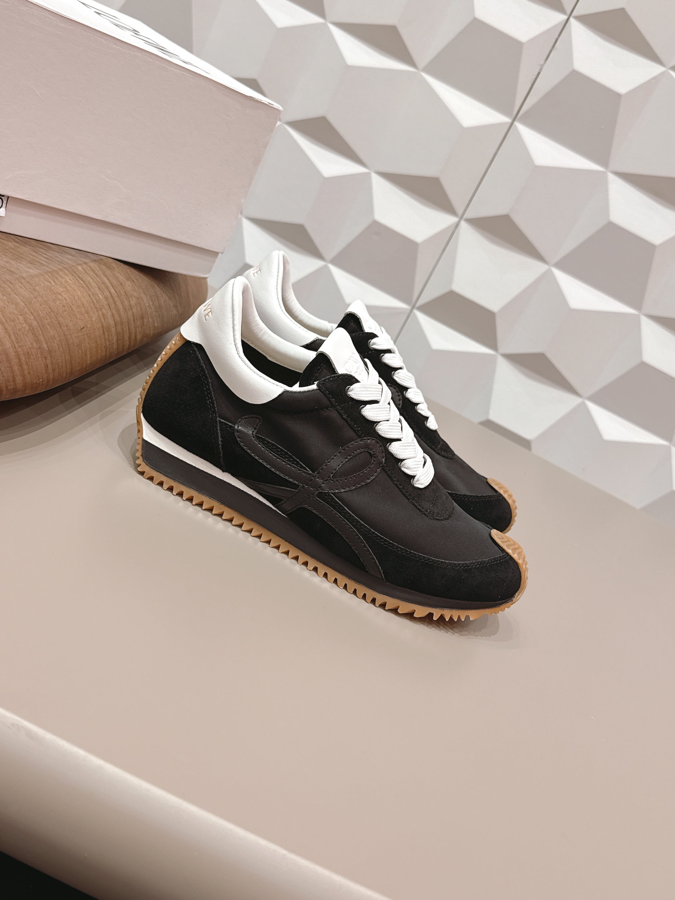 LOEWE 26S FLOW RUNNER SNEAKER IN BLACK SUEDE AND WHITE CALFSKIN