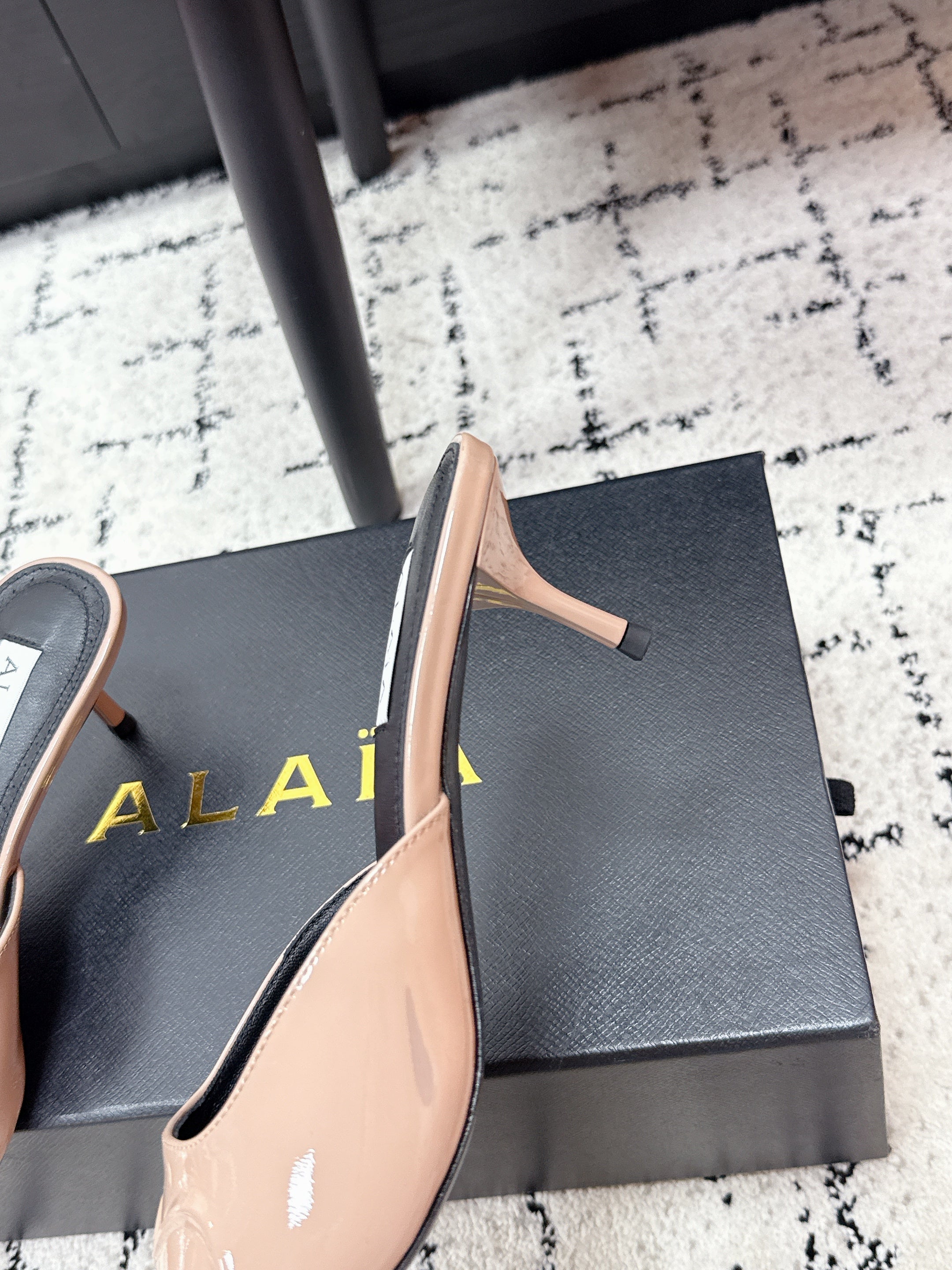 ALAIA 26S HEELED MULES 65 MM IN NUDE PINK GLOSSY CALFSKIN