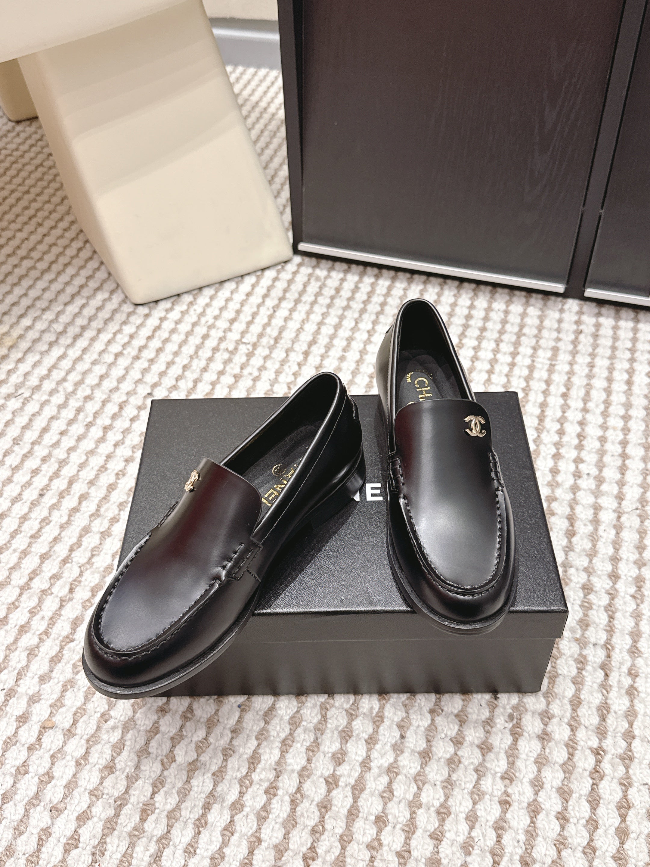 CHANEL 26S LOAFERS IN BLACK CALFSKIN
