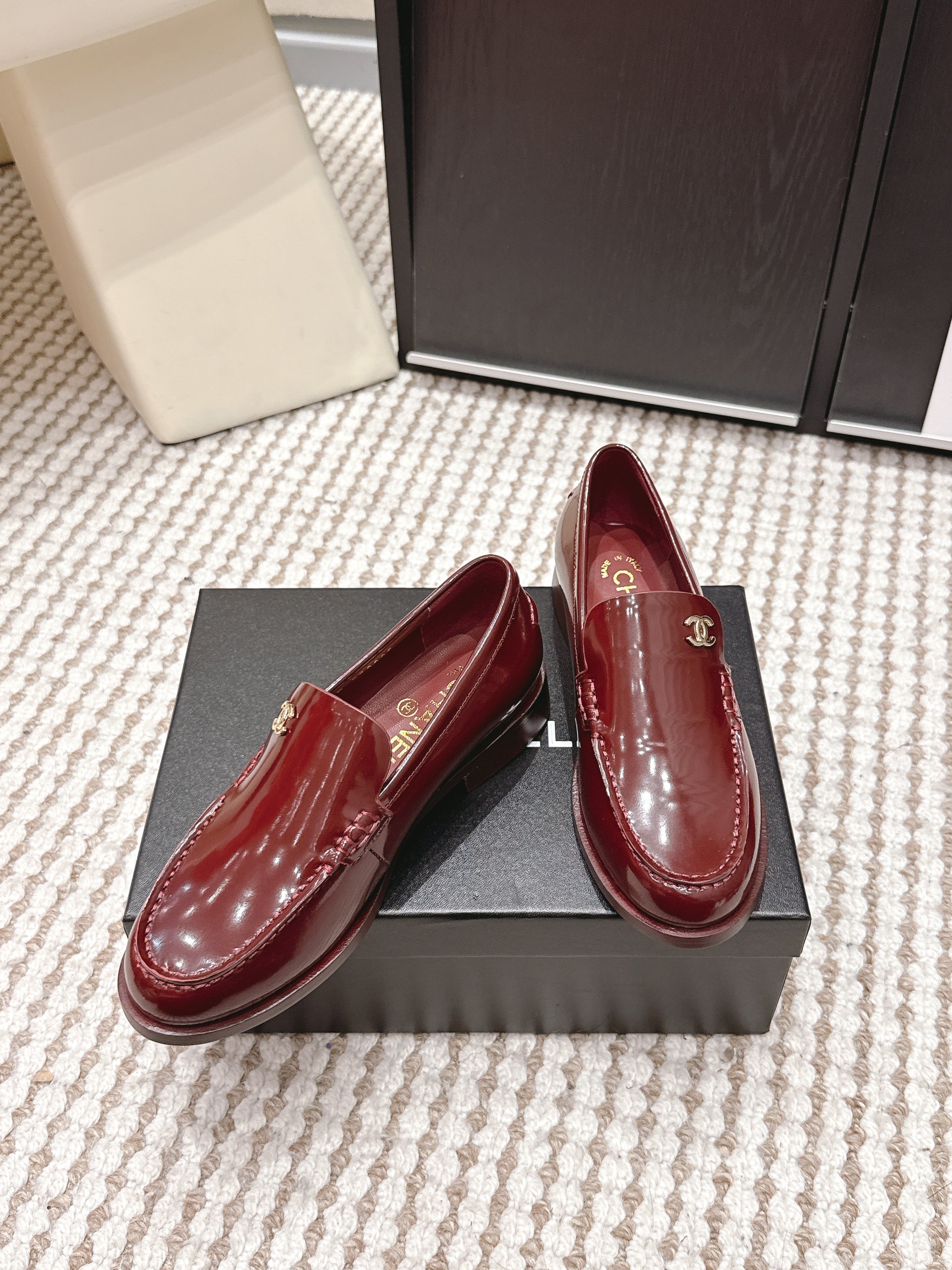 CHANEL 26S LOAFERS IN DARK RED GLOSSY CALFSKIN