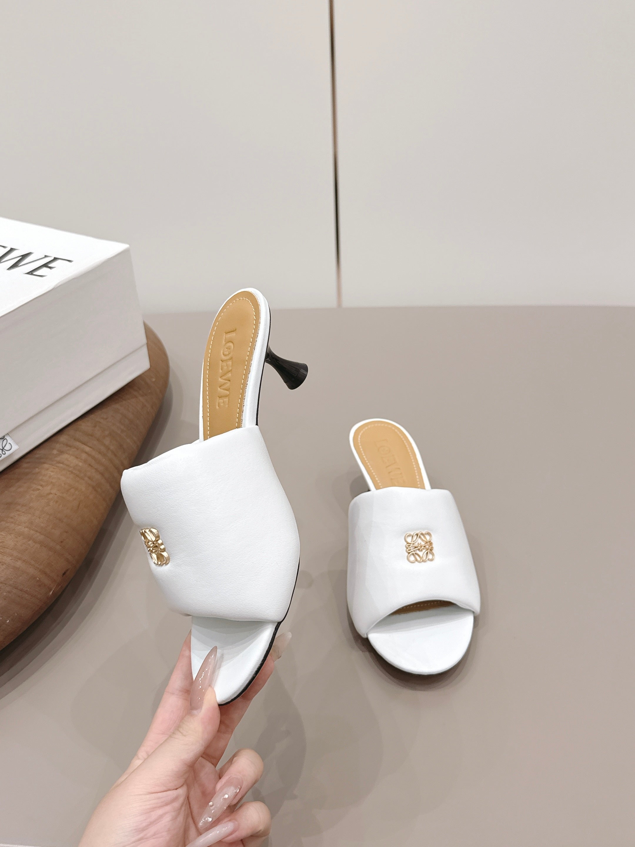 LOEWE 26S MULE HEELS 45MM IN WHITE LAMBSKIN GOLD HARDWARE