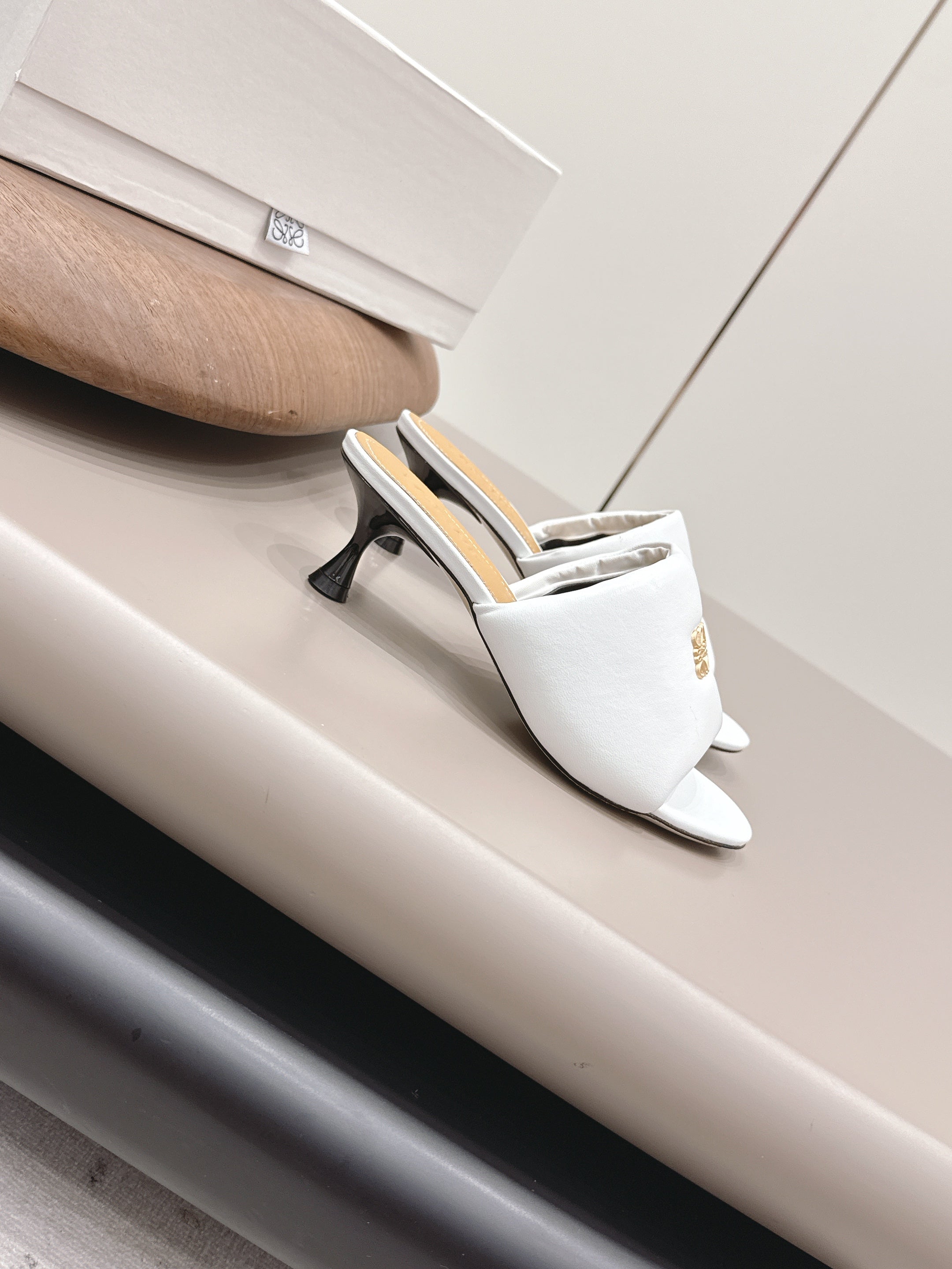 LOEWE 26S MULE HEELS 45MM IN WHITE LAMBSKIN GOLD HARDWARE