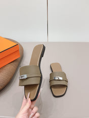 HM 26S GIULIA SANDAL IN OLIVE BROWN EPSOM CALFSKIN SILVER HARDWARE