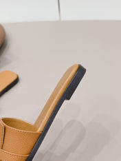HM 26S GIULIA SANDAL IN CARAMEL BROWN EPSOM CALFSKIN SILVER HARDWARE