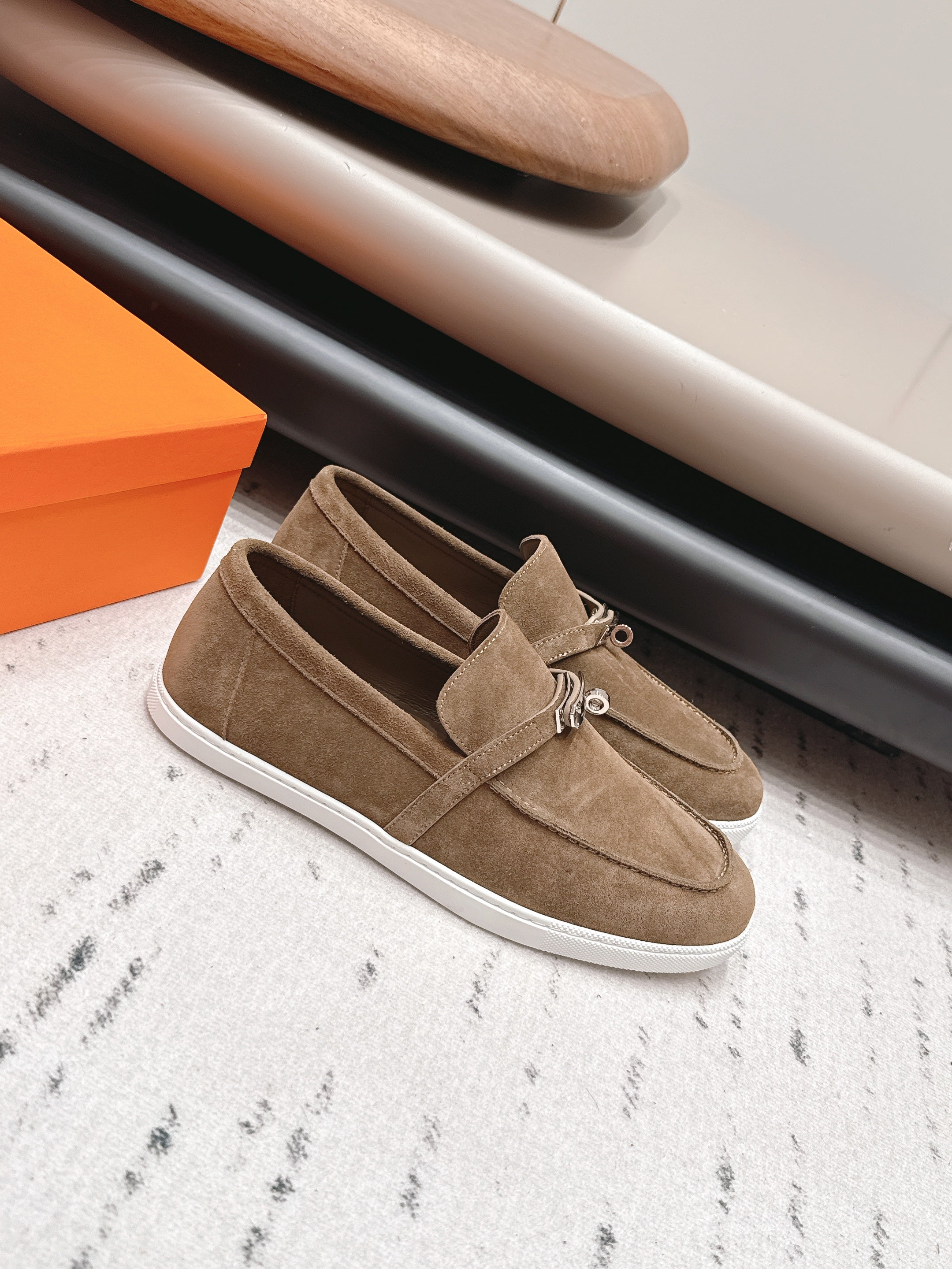 HM 26S KELLY PARIS LOAFERS IN BROWN SUEDE SILVER HARDWARE