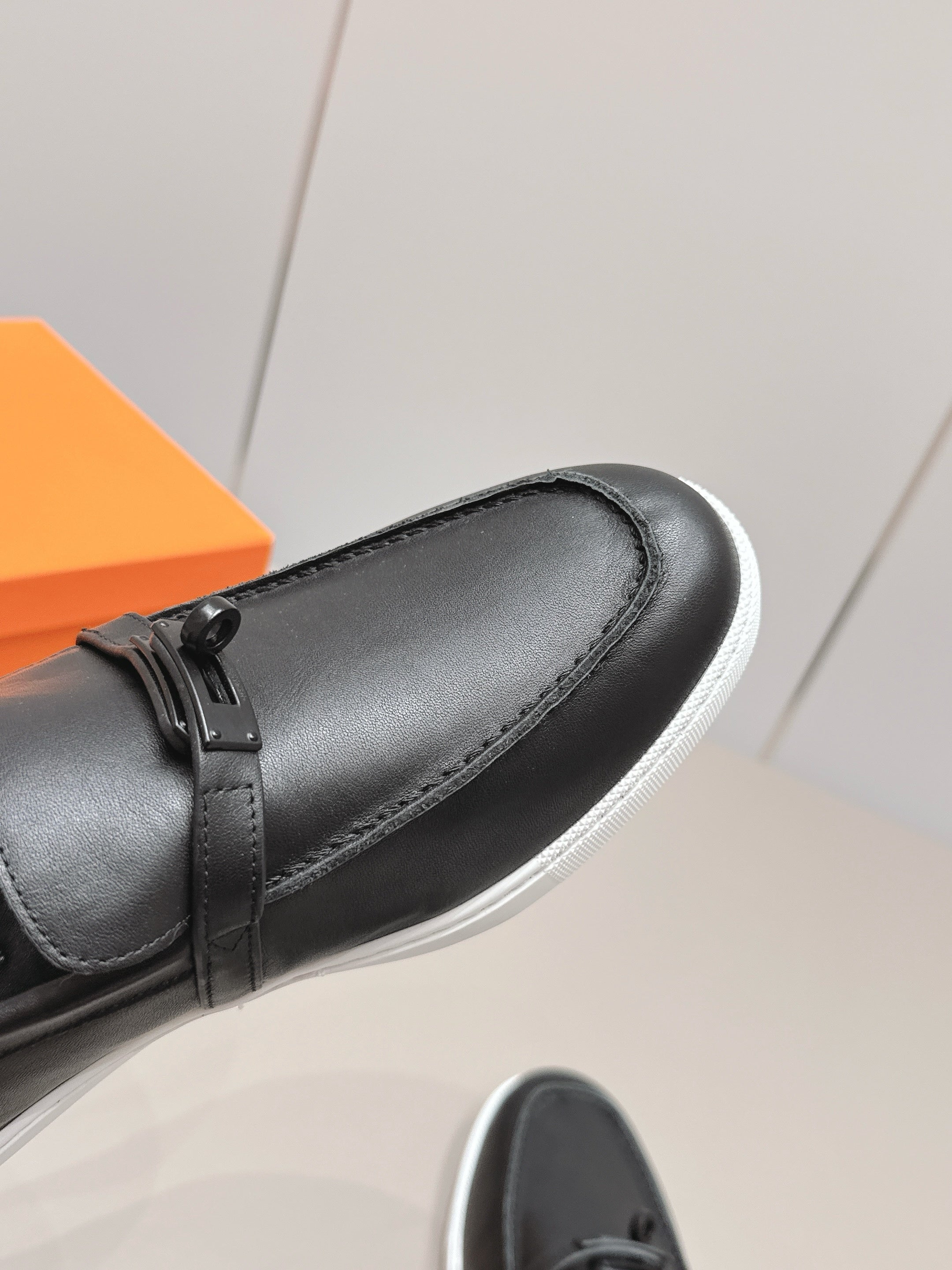 HM 26S KELLY PARIS LOAFERS IN BLACK CALFSKIN BLACK HARDWARE