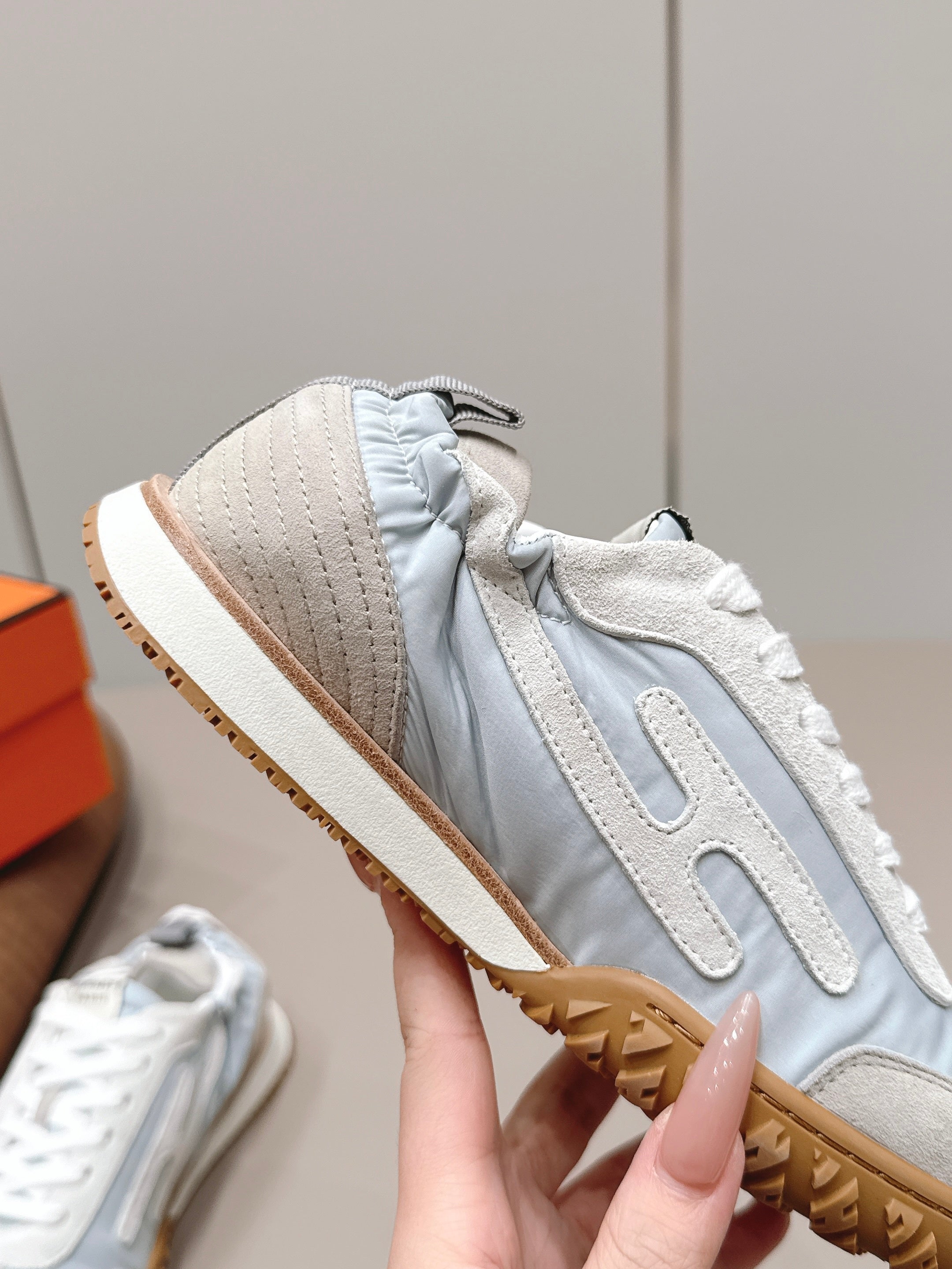 HM 26S BOUNCING SNEAKERS IN ICE BLUE NYLON AND LIGHT GREY SUEDE