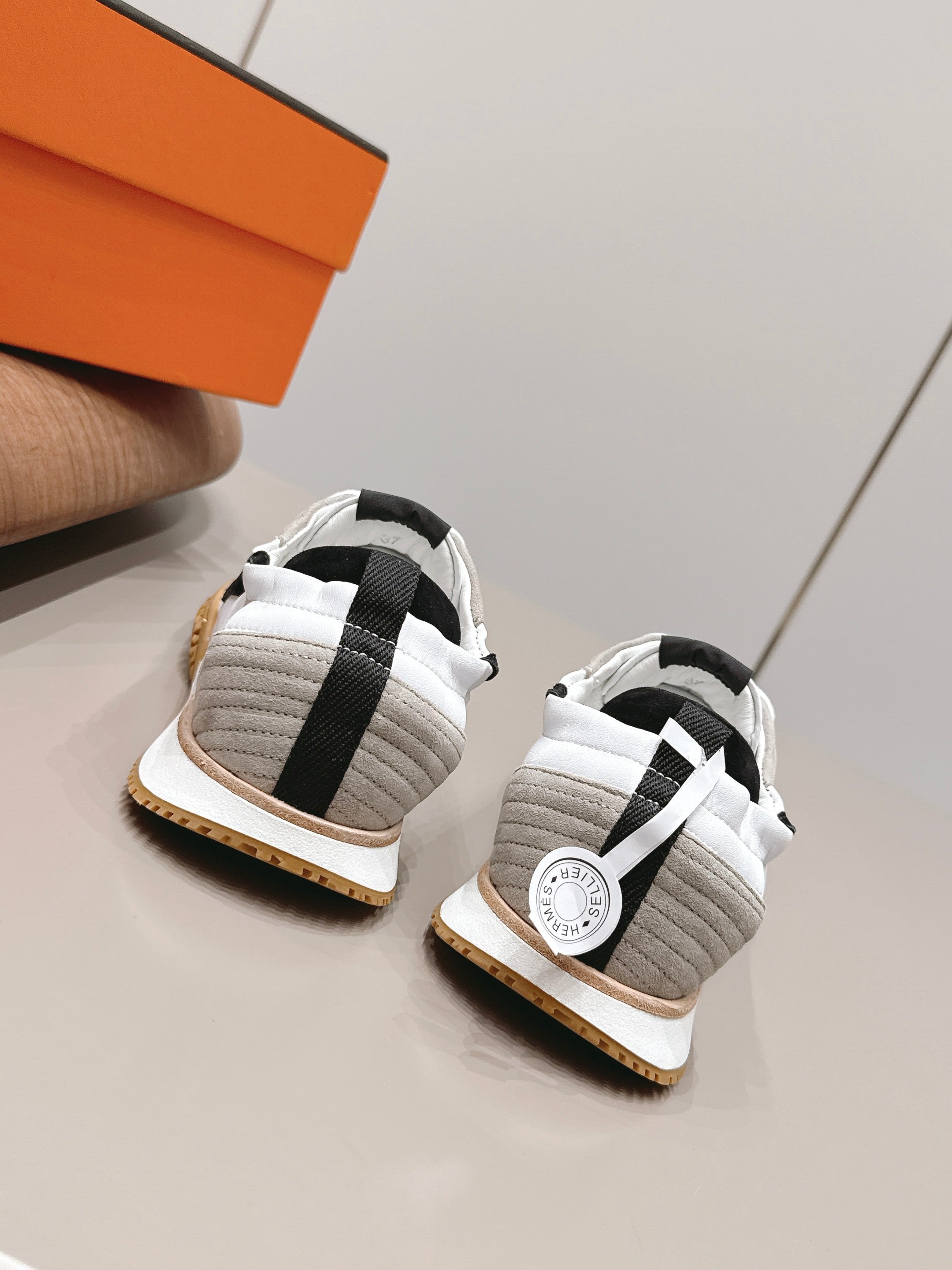 HM 26S BOUNCING SNEAKERS IN WHITE CALFSKIN AND LIGHT GREY BLACK SUEDE