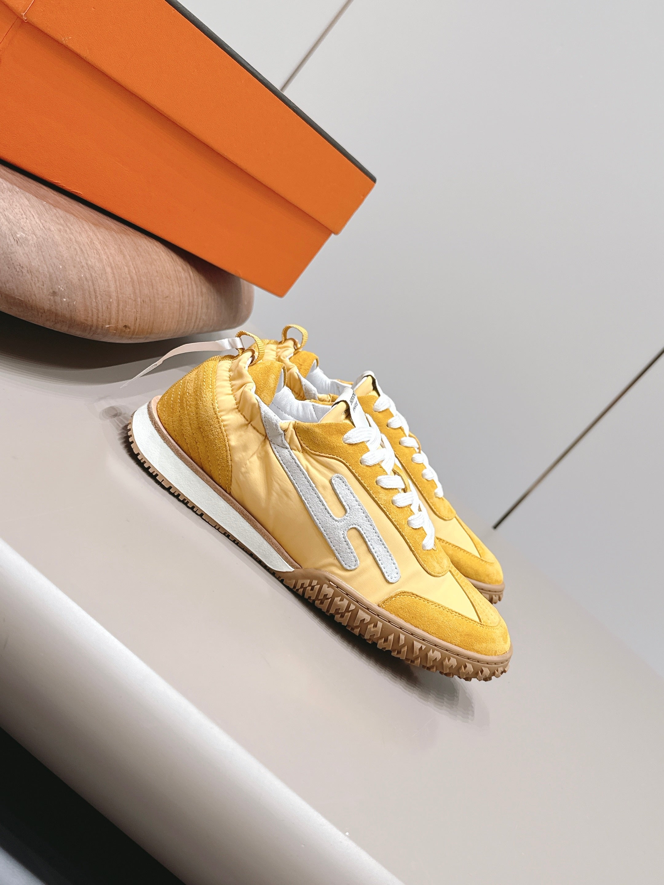 HM 26S BOUNCING SNEAKERS IN YELLOW NYLON AND SUEDE