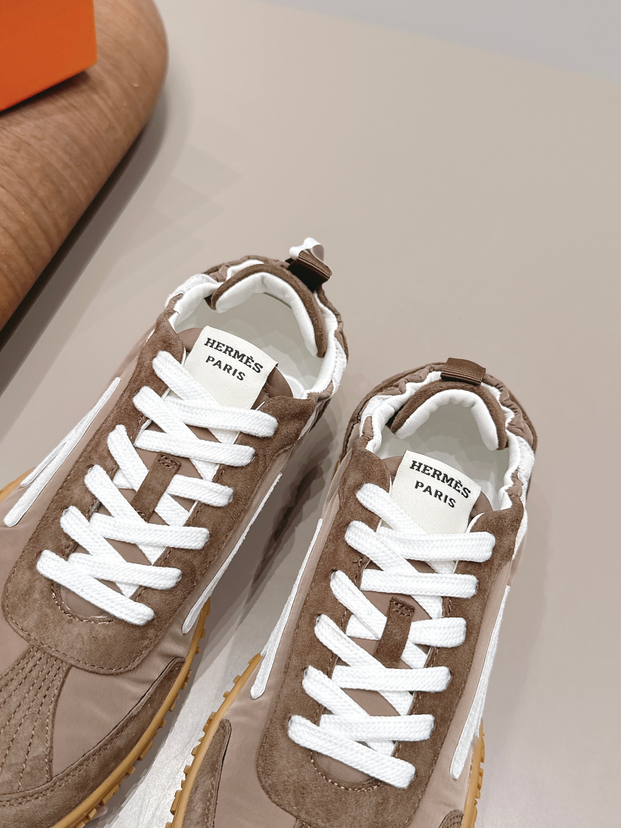 HM 26S BOUNCING SNEAKERS IN BROWN NYLON AND SUEDE