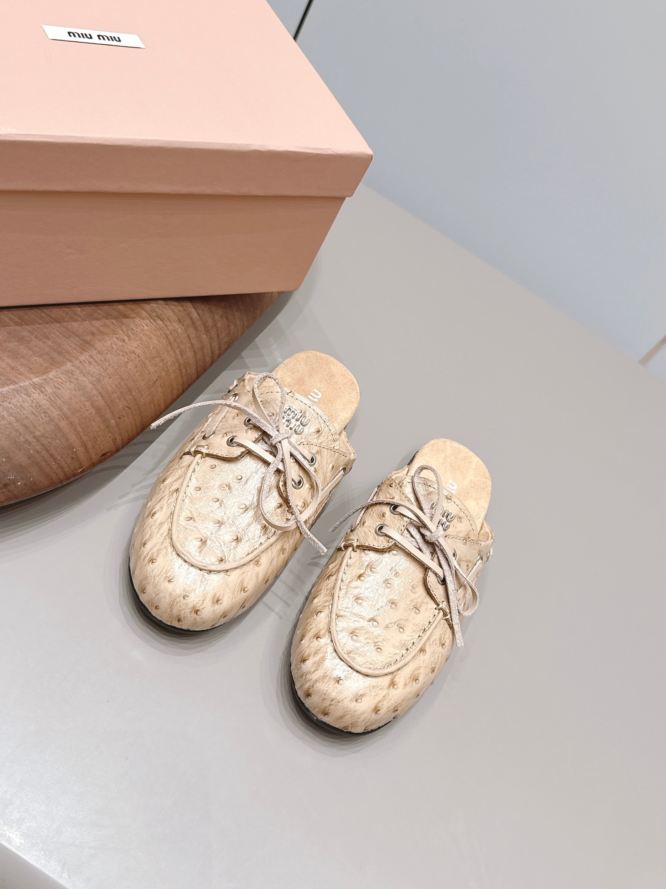 MIUMIU 26S LOAFER MULES IN BEIGE CALFSKIN