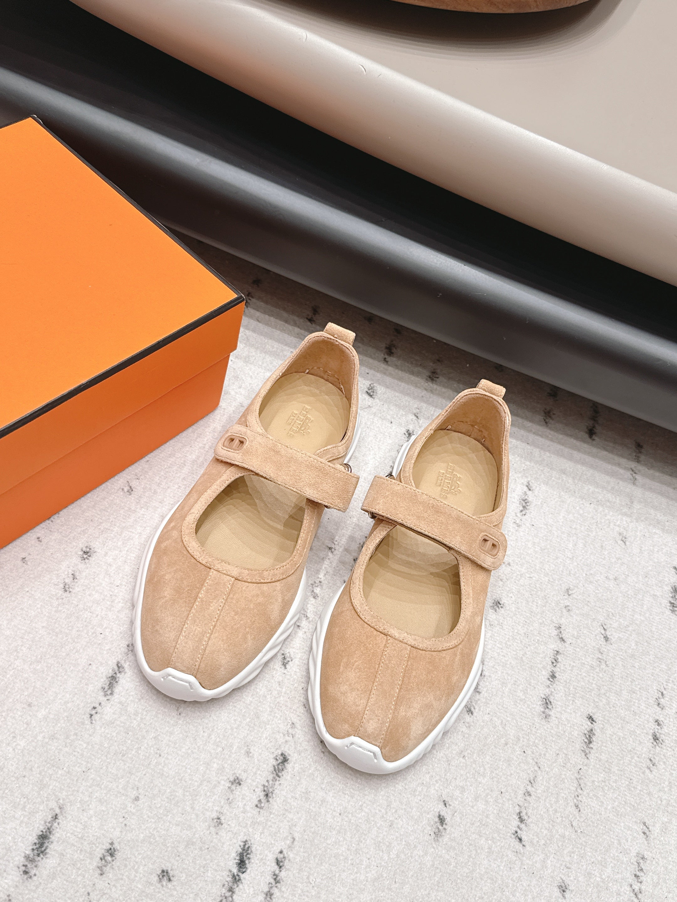 HM 26S KICHU BALLET FLAT IN LIGHT BROWN SUEDE