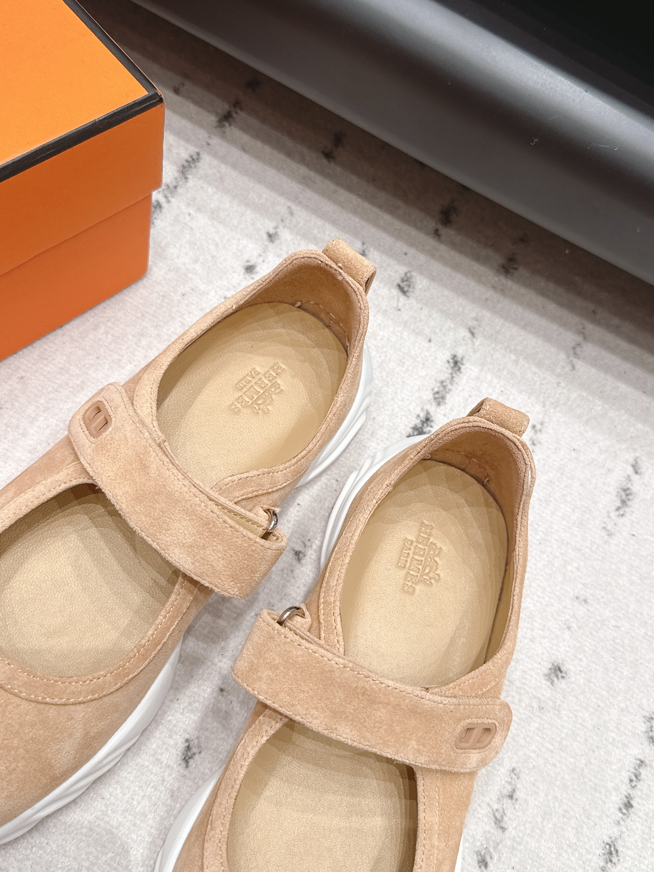 HM 26S KICHU BALLET FLAT IN LIGHT BROWN SUEDE