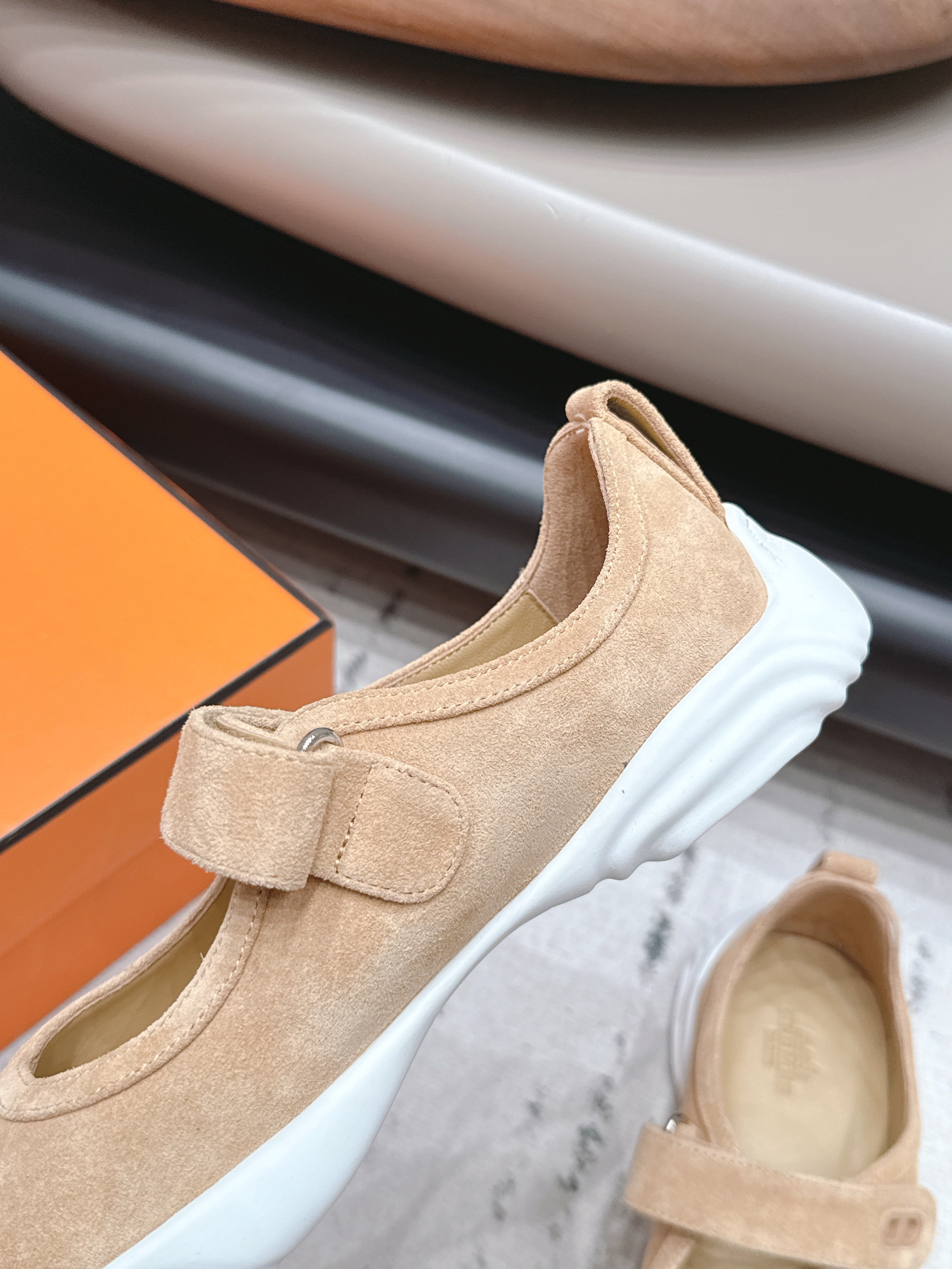 HM 26S KICHU BALLET FLAT IN LIGHT BROWN SUEDE
