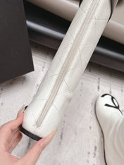 CHANEL 26S KNEE HIGH BOOTS IN WHITE QUILTED CALFSKIN AND BLACK PATENT CUFF