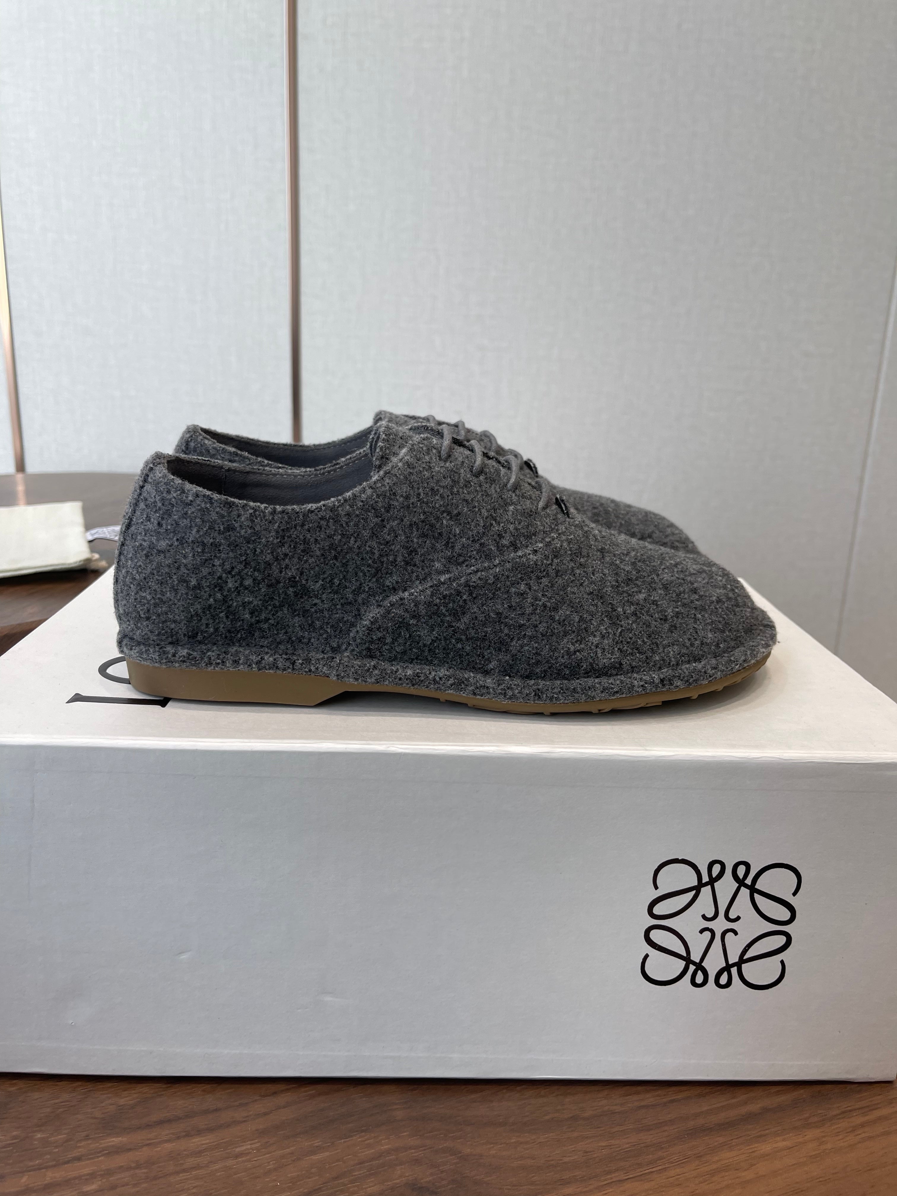 LOEWE 26S FOLIO DERBY SHOES IN DARK GRAY SUEDE