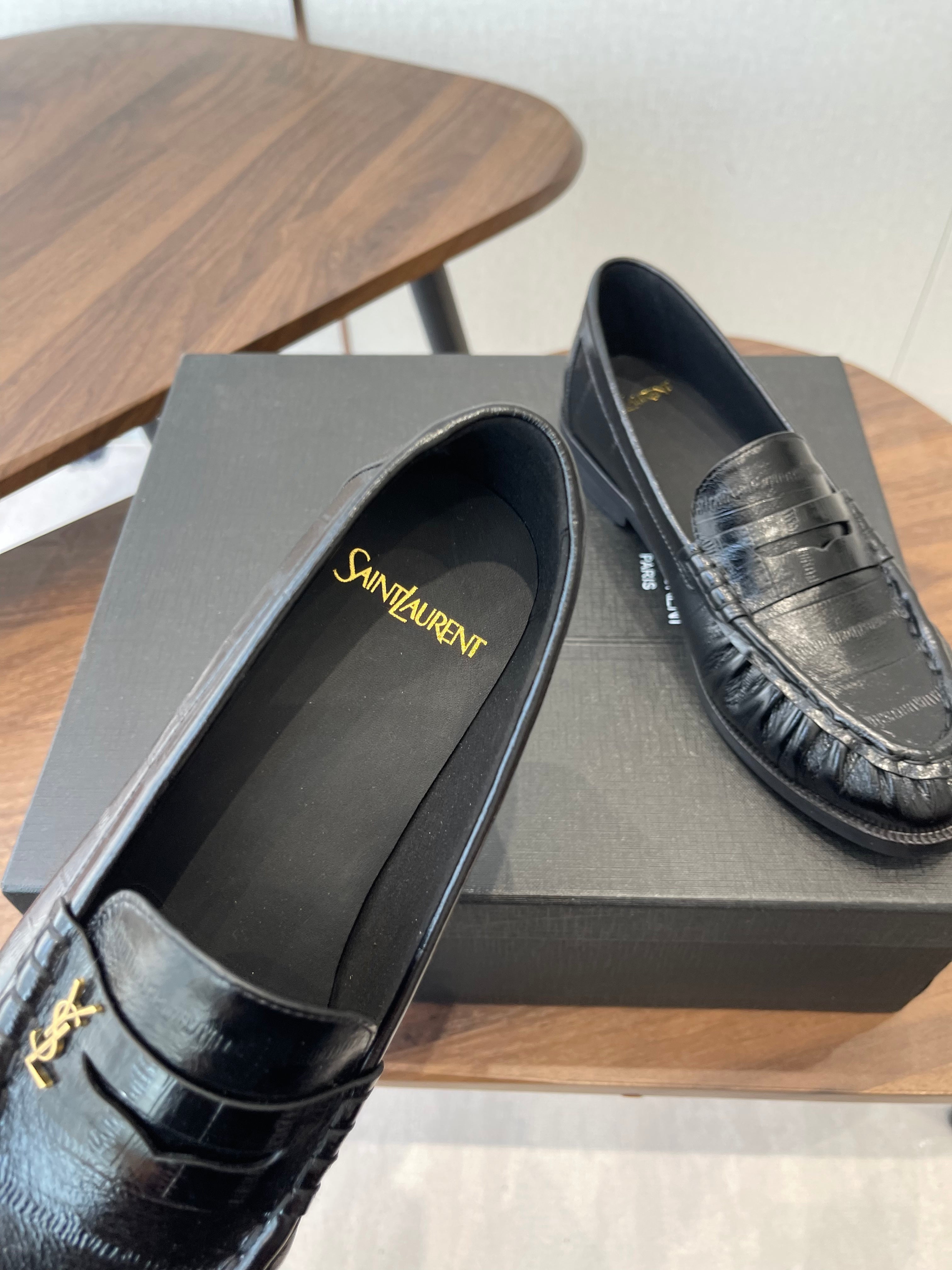 YSL 26S LOAFER IN BLACK CALFSKIN