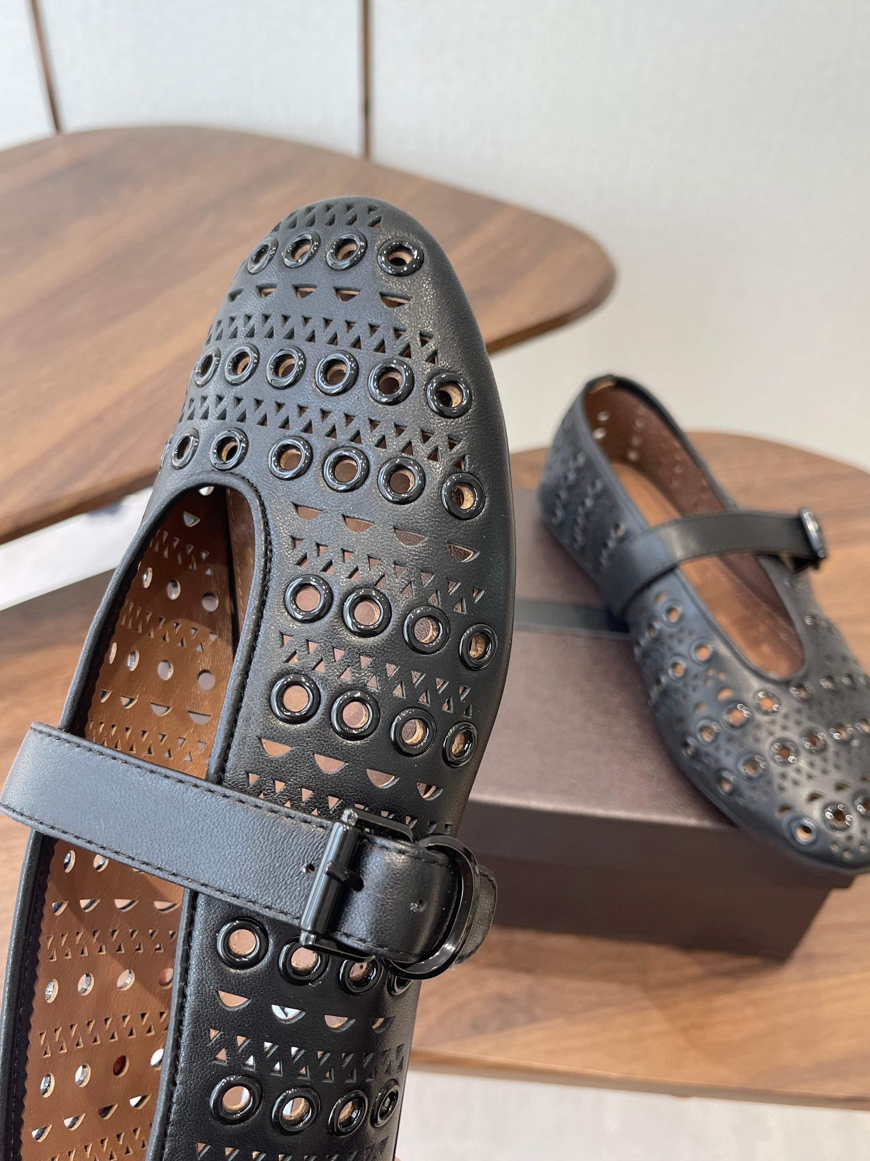 ALAIA 26S MARY JANE FLATS IN BLACK LAMBSKIN