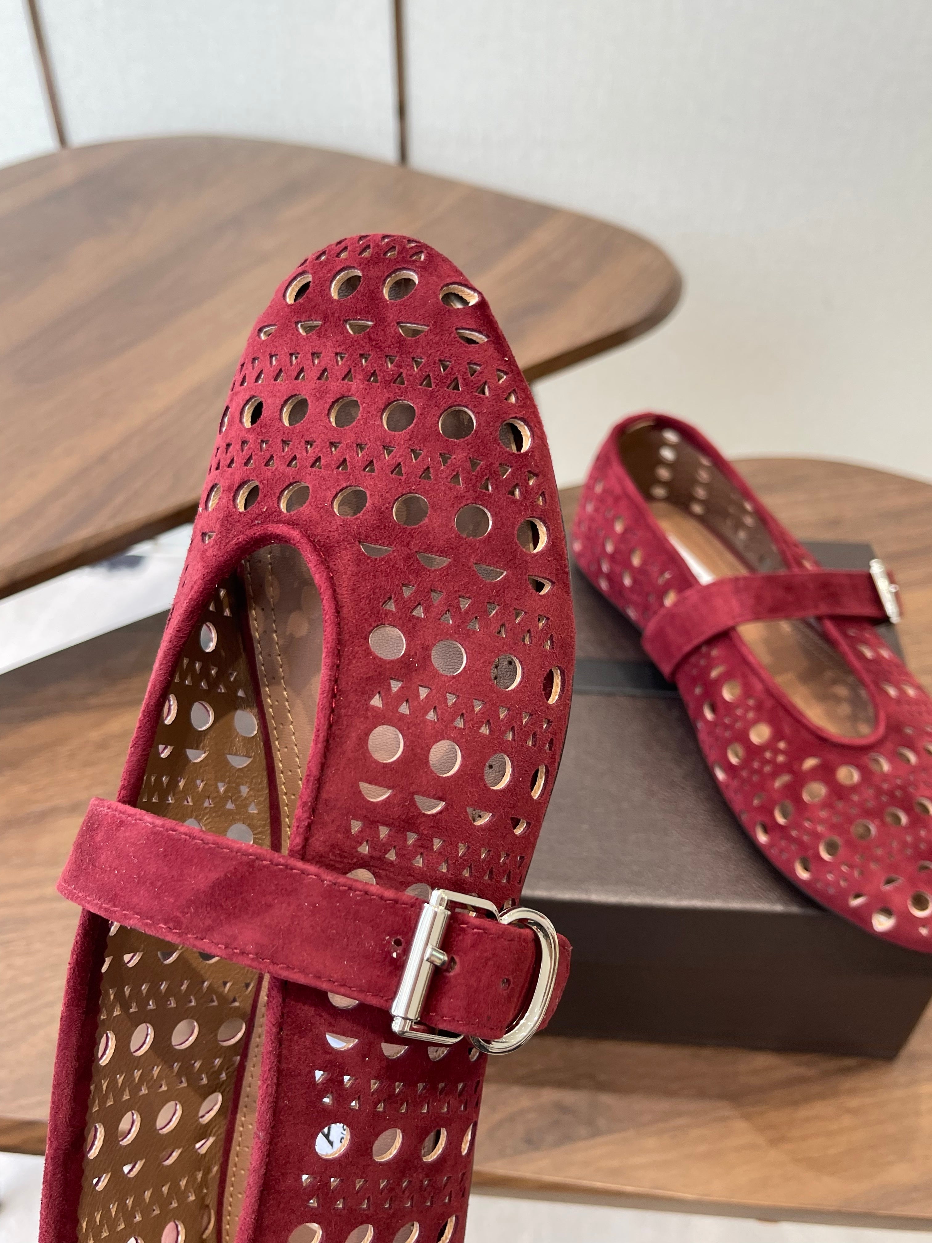 ALAIA 26S MARY JANE FLATS IN DARK RED SUEDE
