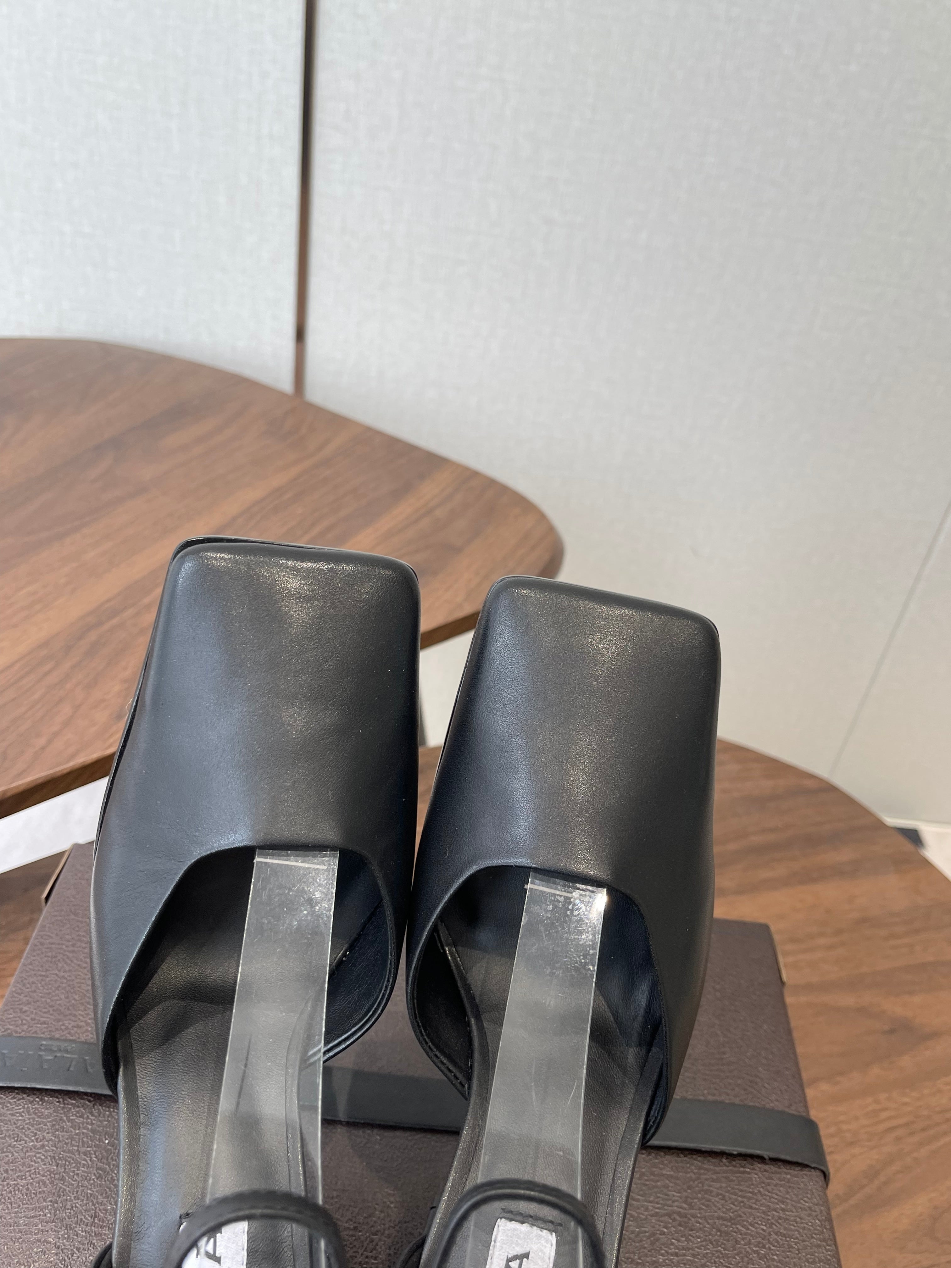 ALAIA 26S SQUARE-TOE HIGH HEELS 95 MM IN BLACK CALFSKIN