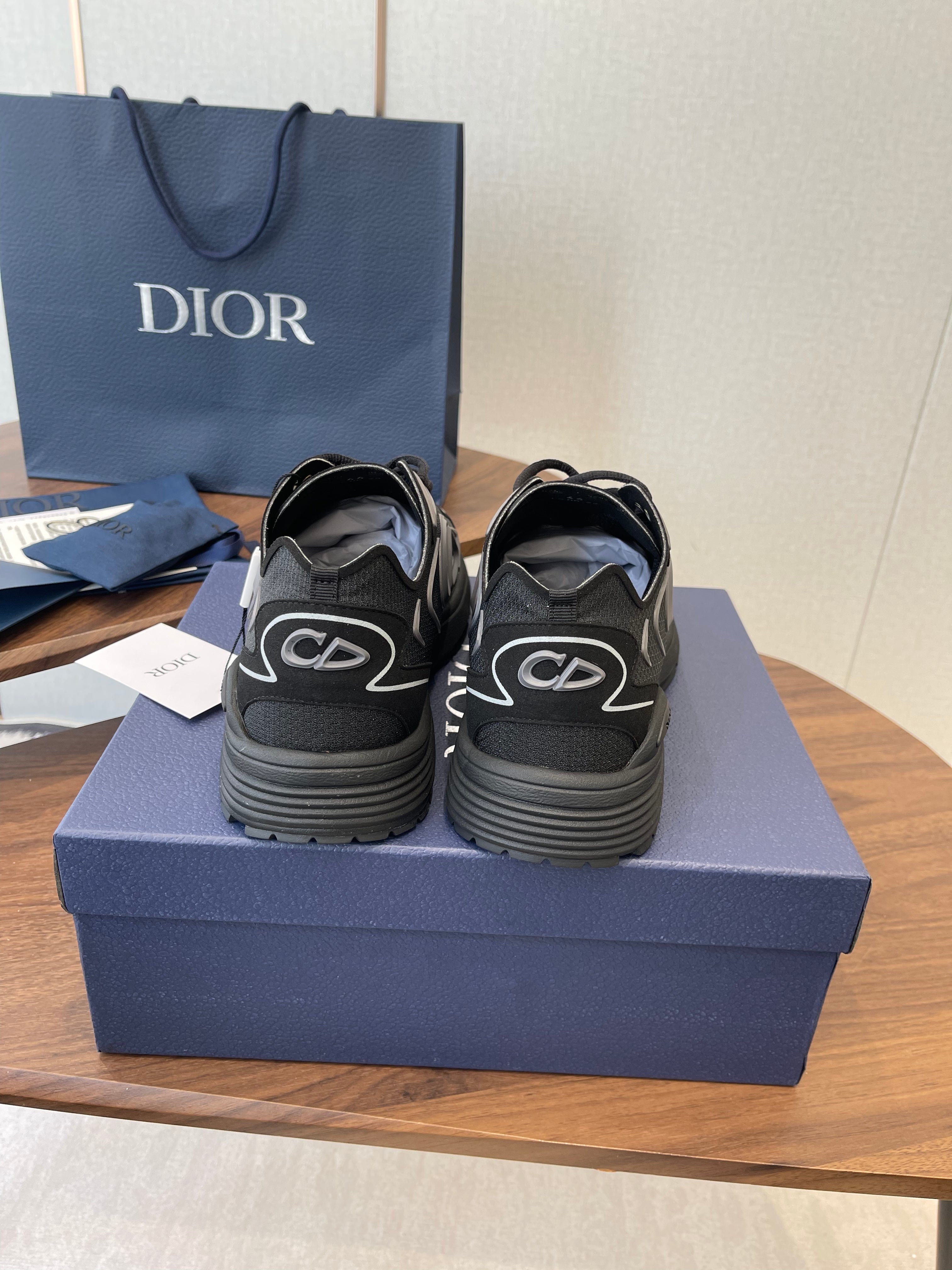 DIOR 26S B30 COUNTDOWN TECH SNEAKER IN BLACK TECHNICAL FABRIC AND SUEDE