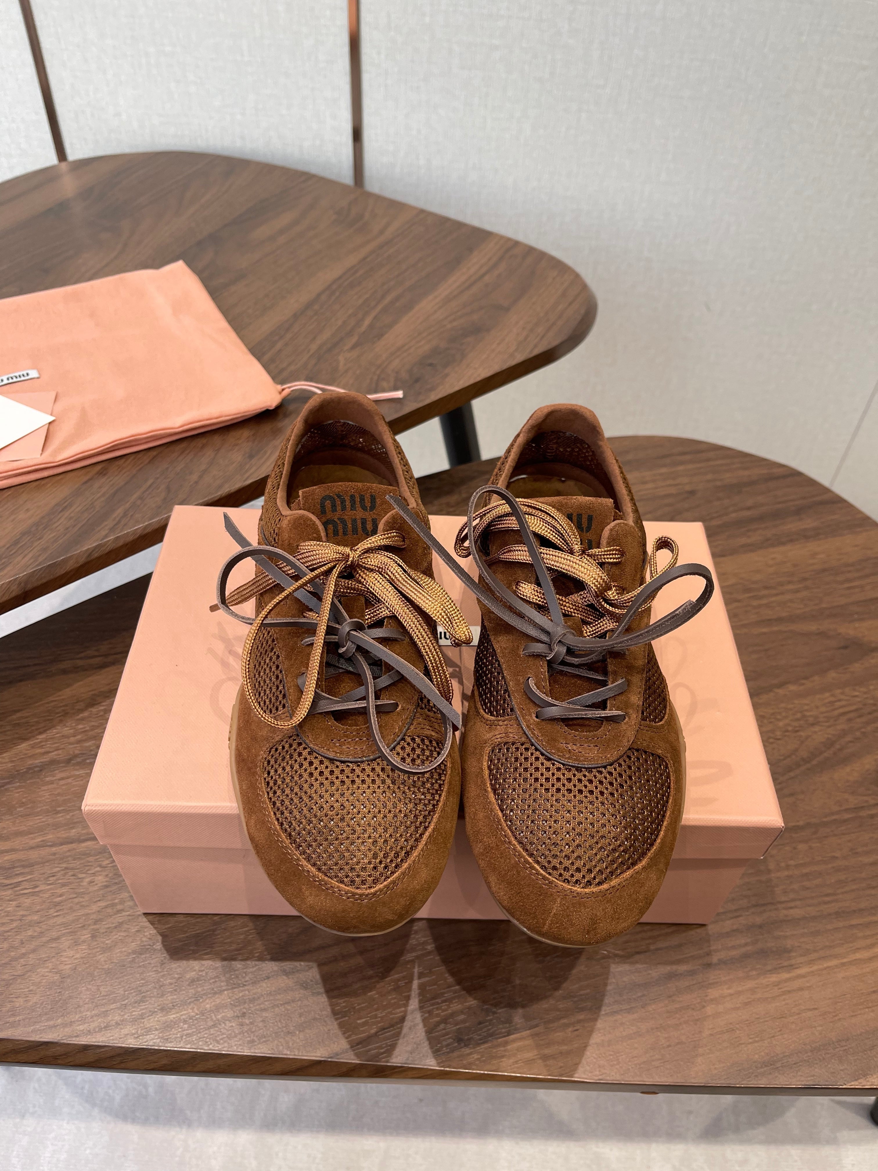 MIUMIU 26S SNEAKERS IN CARAMEL BROWN MESH AND SUEDE