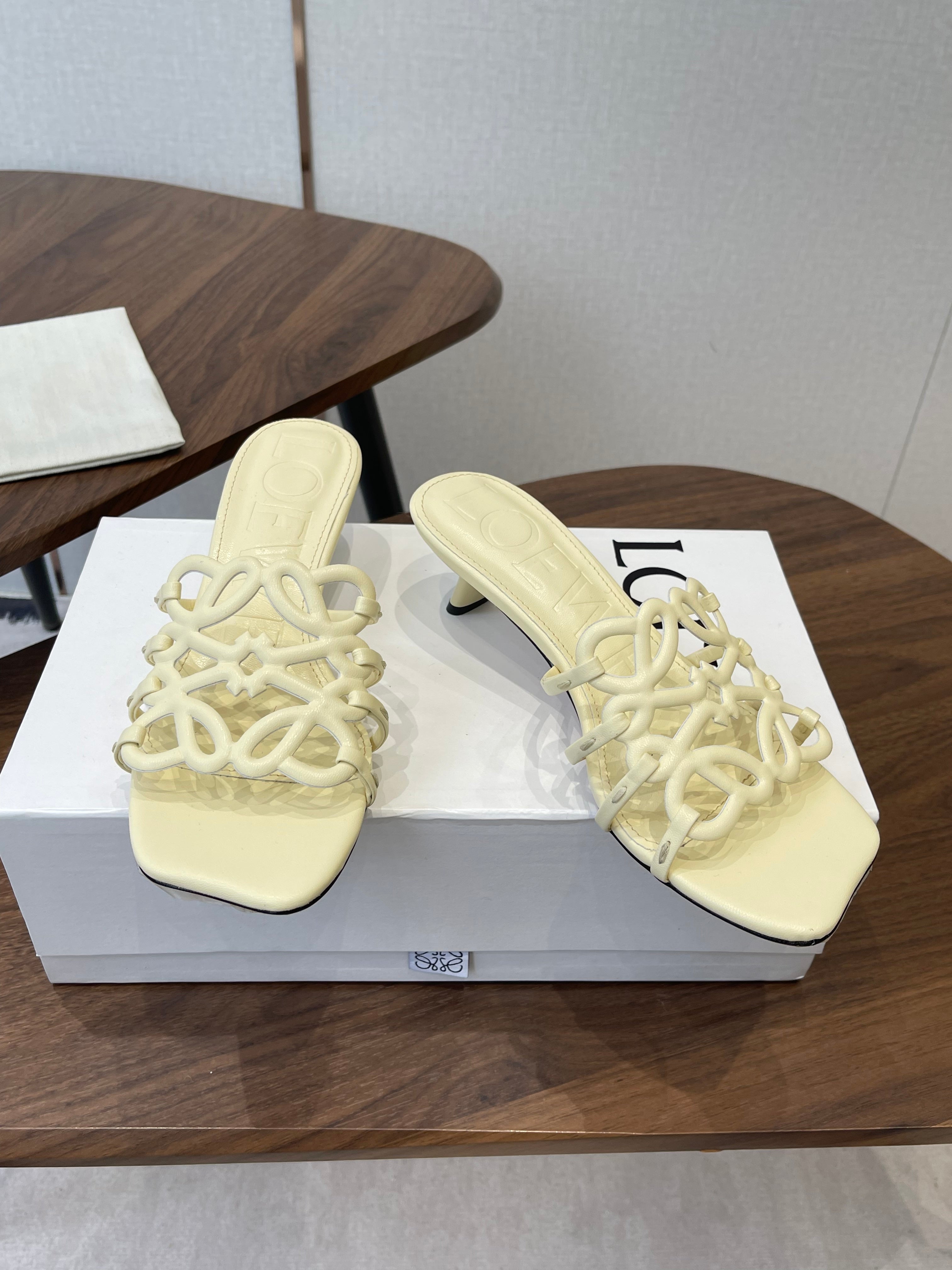 LOEWE 26S HIGH HEEL SANDALS IN LIGHT YELLOW CALFSKIN
