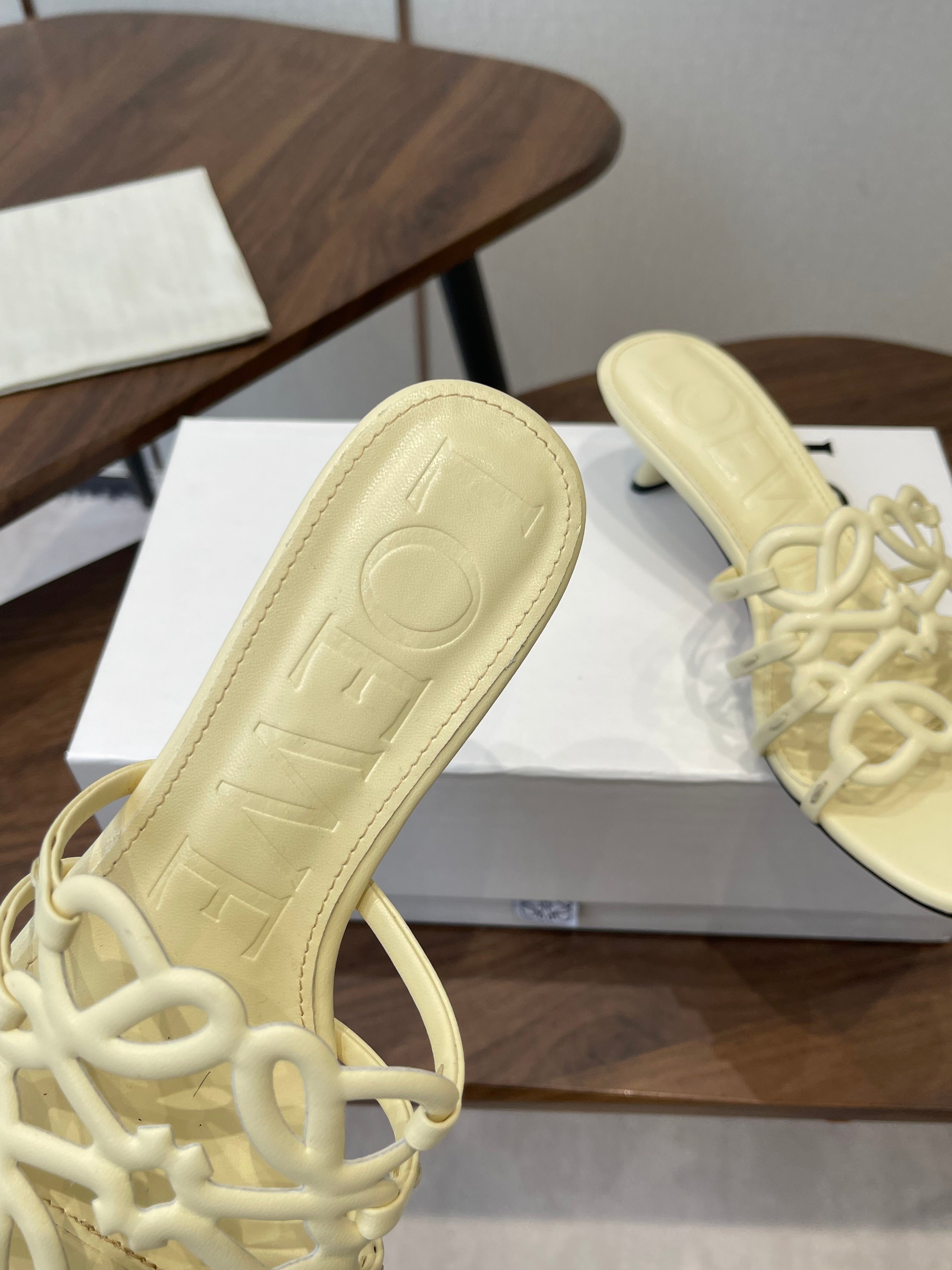 LOEWE 26S HIGH HEEL SANDALS IN LIGHT YELLOW CALFSKIN