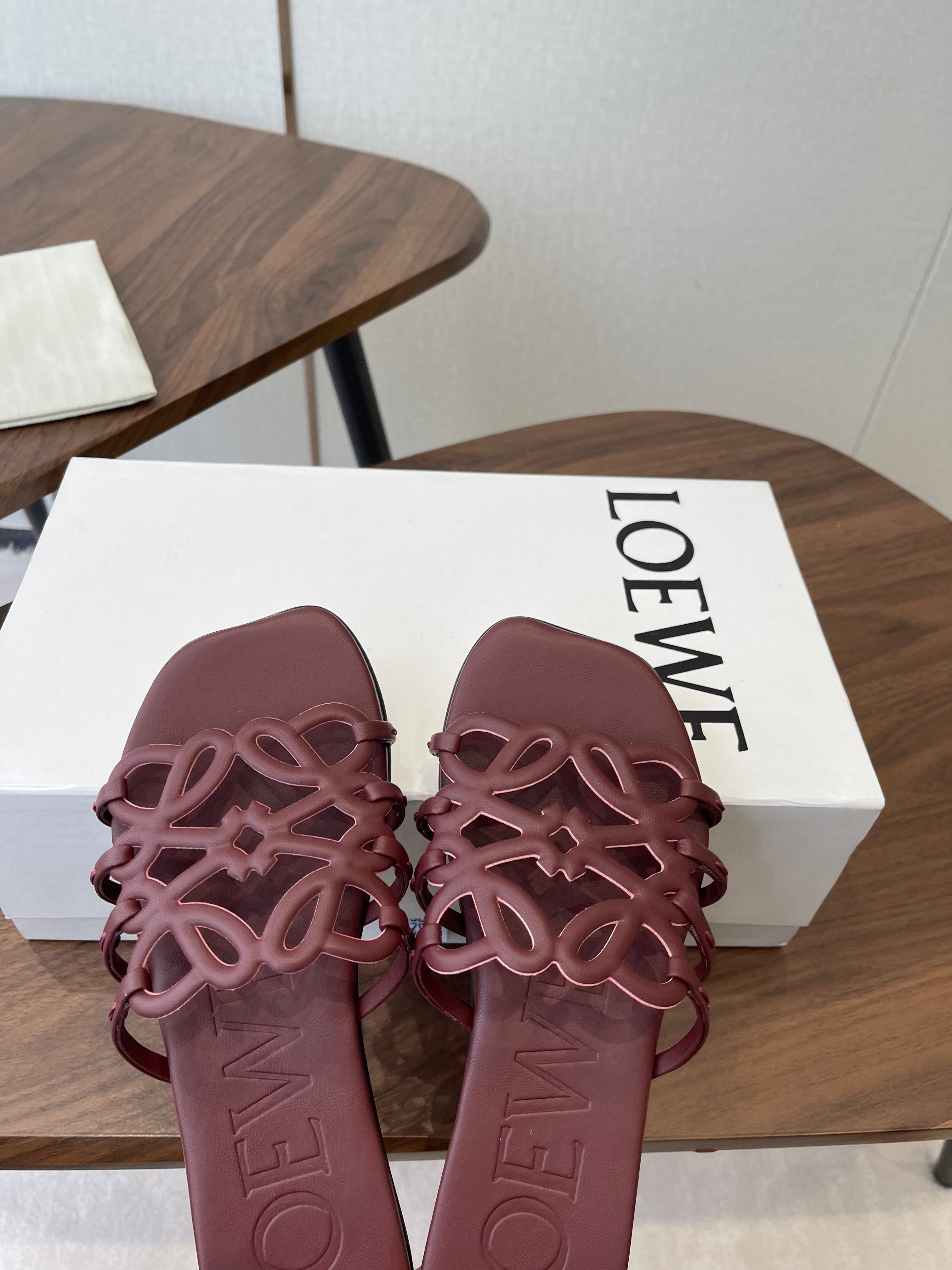 LOEWE 26S PETAL ANAGRAM SLIDE IN WINE RED CALFSKIN