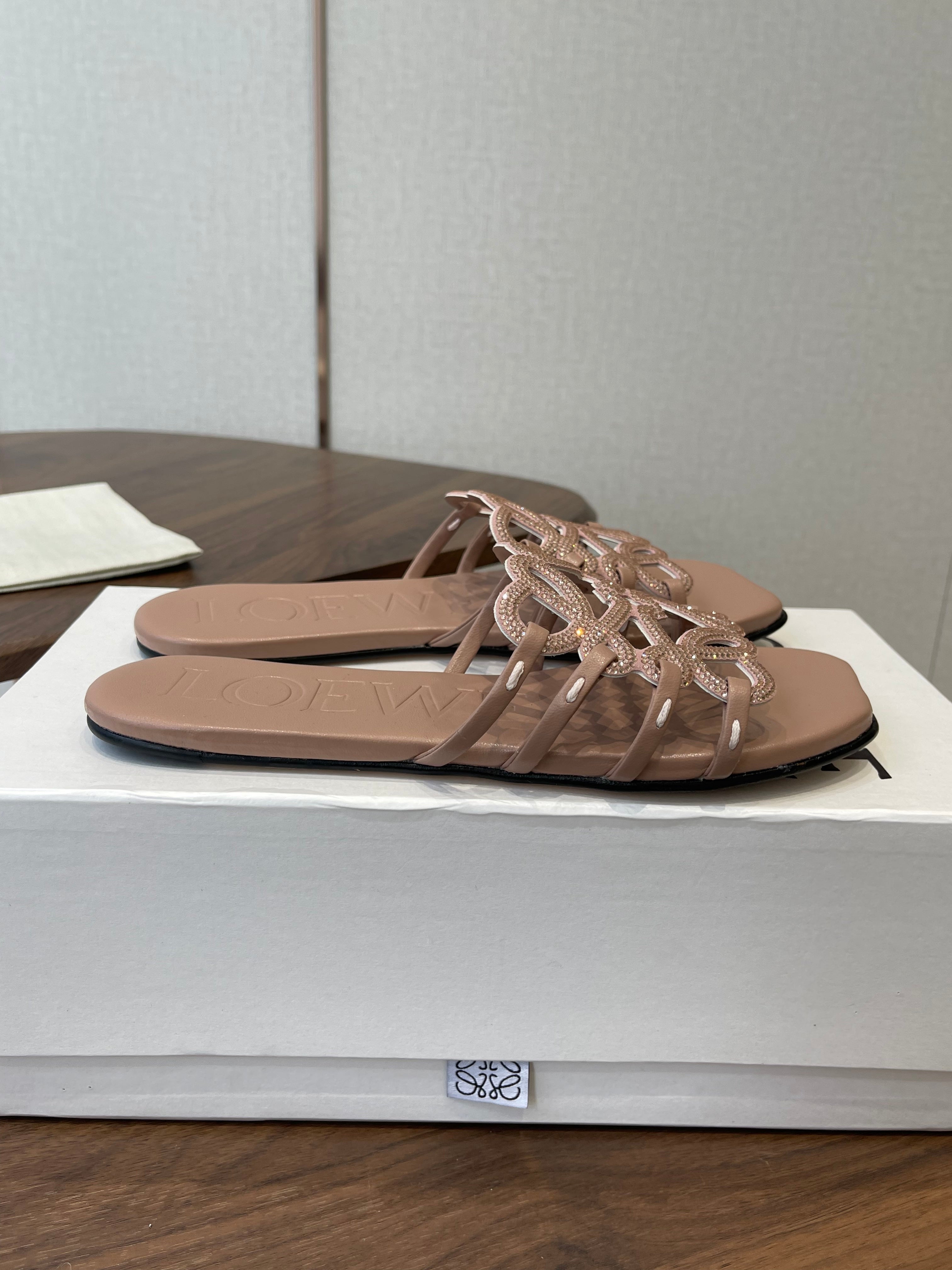 LOEWE 26S PETAL ANAGRAM SLIDE IN TAUPE BROWN CALFSKIN WITH CRYSTALS