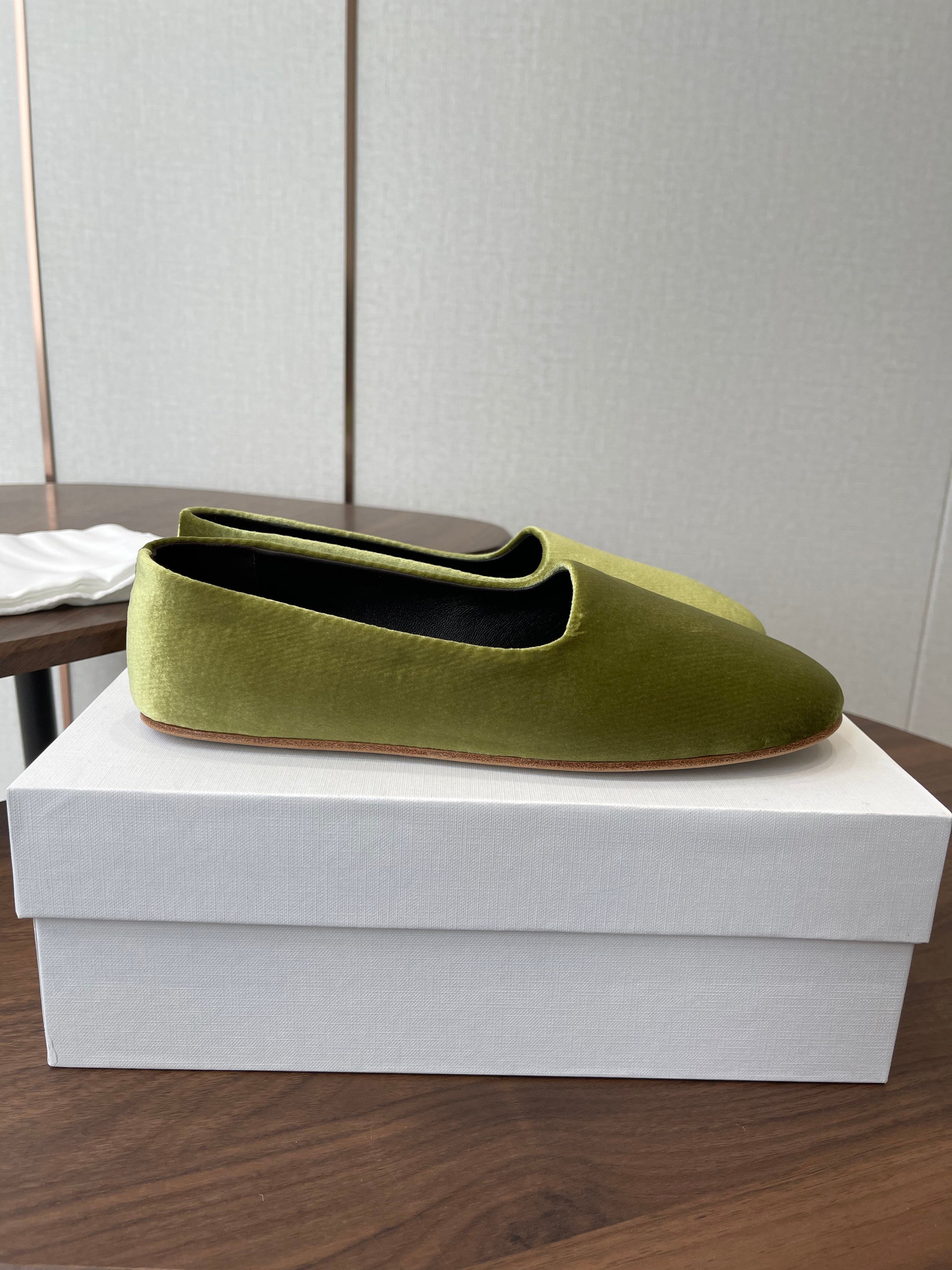 THE ROW 26S BALLET FLATS IN LIGHT OLIVE GREEN VELVET