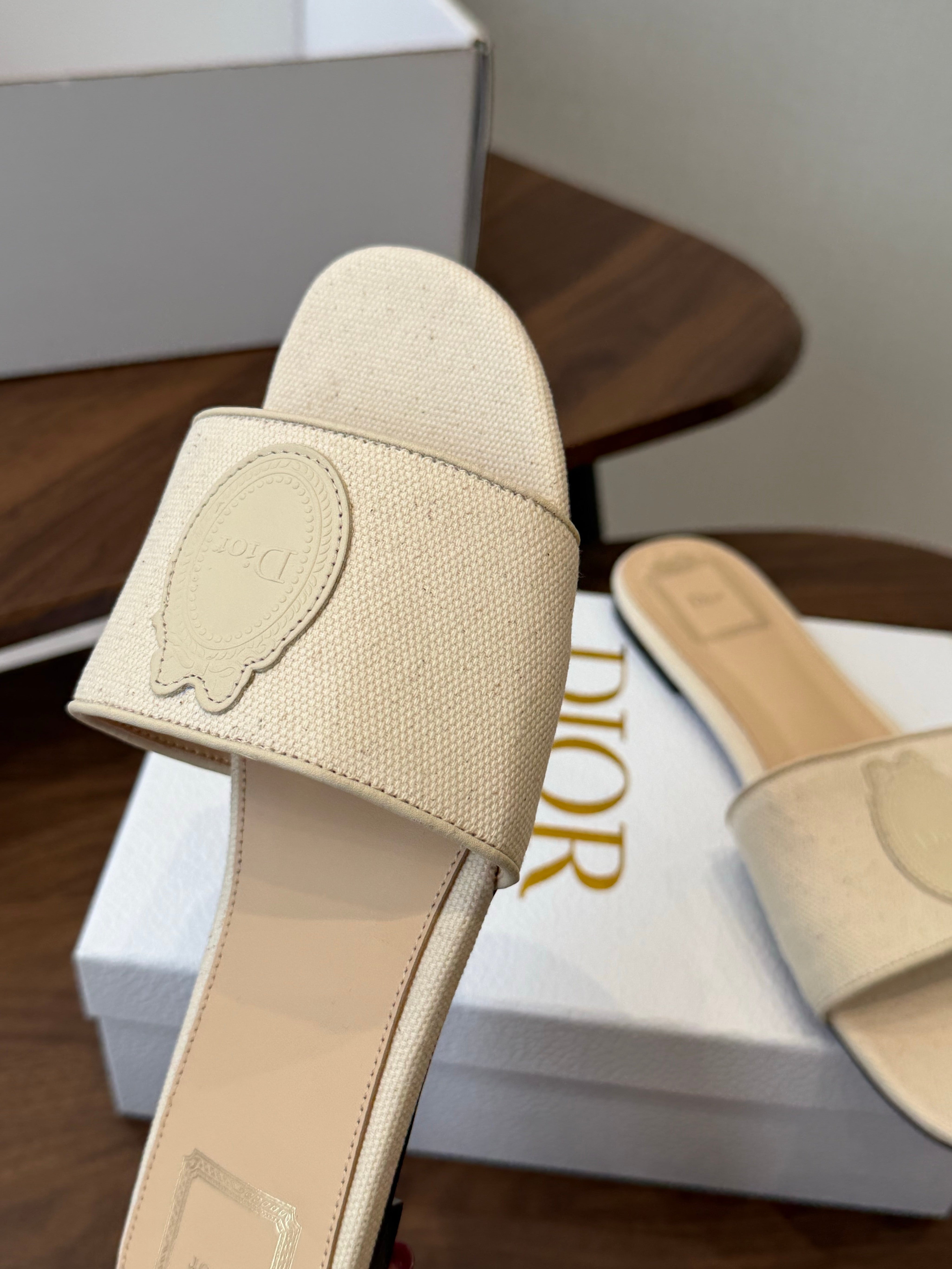 DIOR 26S D-BADGE FLAT SLIDE SANDALS IN IVORY WHITE CANVAS AND CALFSKIN