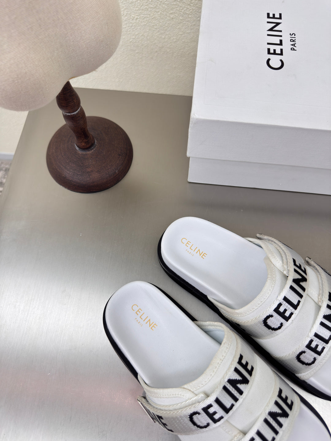 CELINE 25S FLAT SANDALS ARC DE TRIOMPHE IN WHITE CALFSKIN AND CANVAS