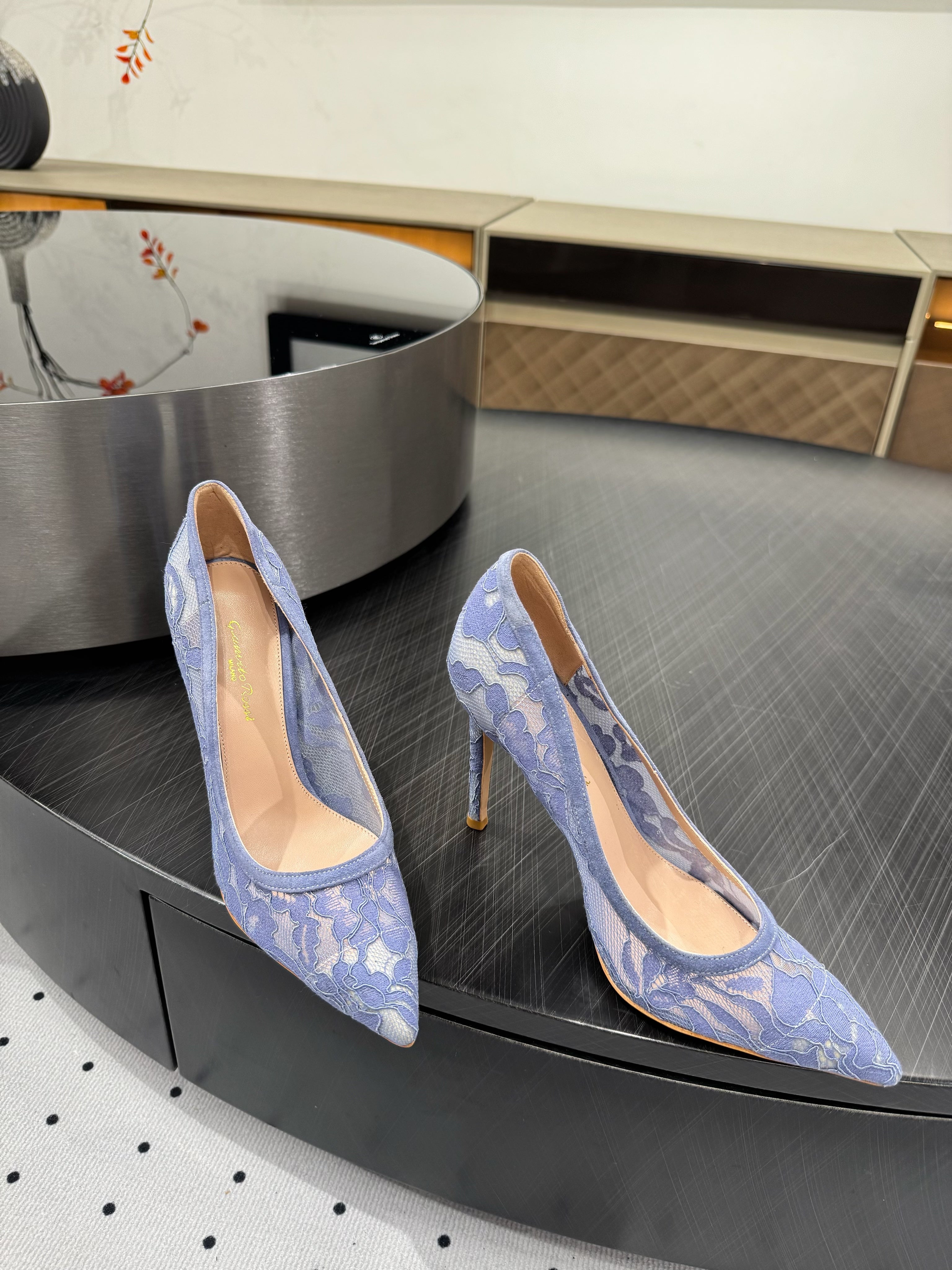 GIANVITO ROSSI 26S HIGH HEELS 105 MM IN PERIWINKLE BLUE LACE FABRIC