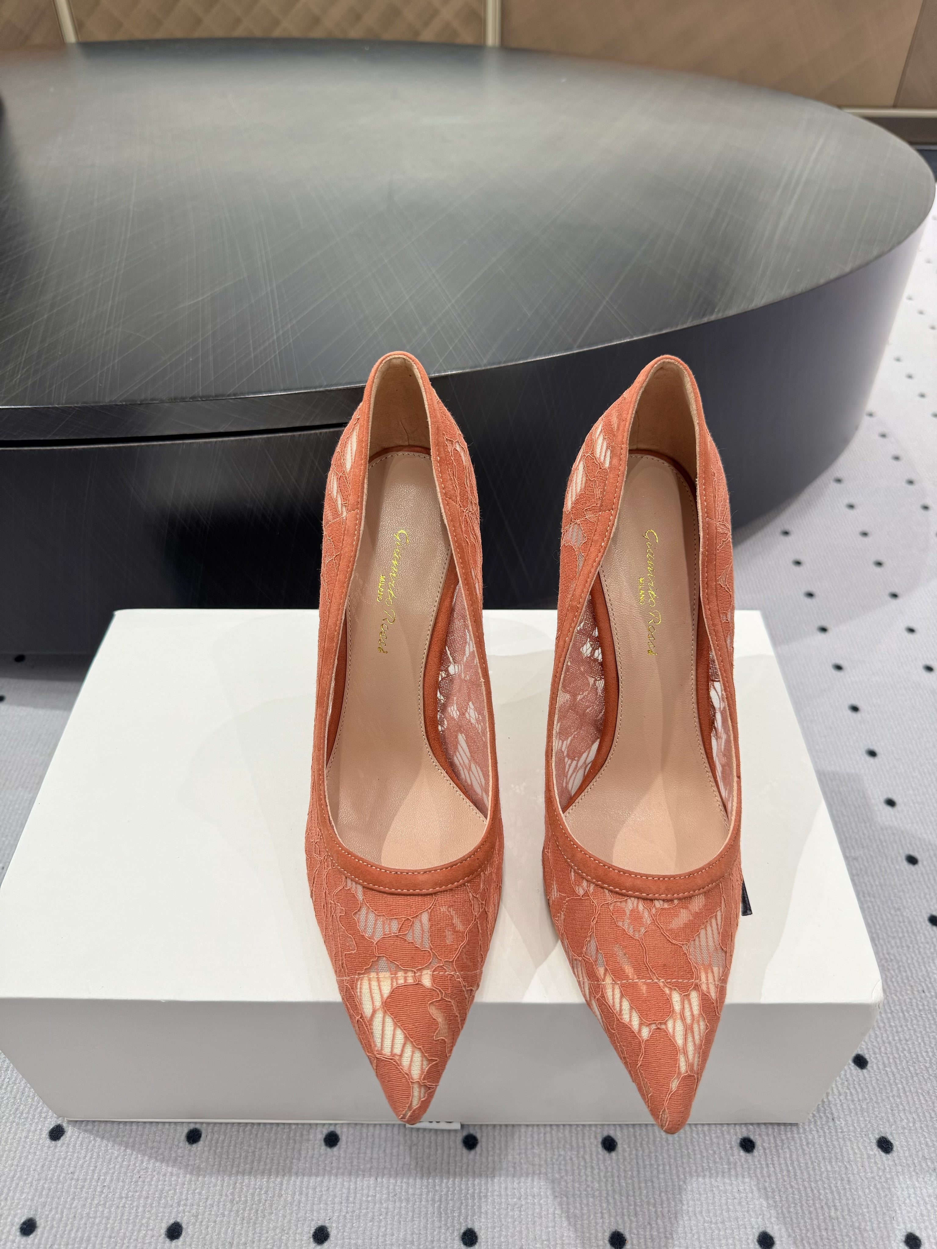 GIANVITO ROSSI 26S HIGH HEELS 105 MM IN PEACH ORANGE LACE FABRIC