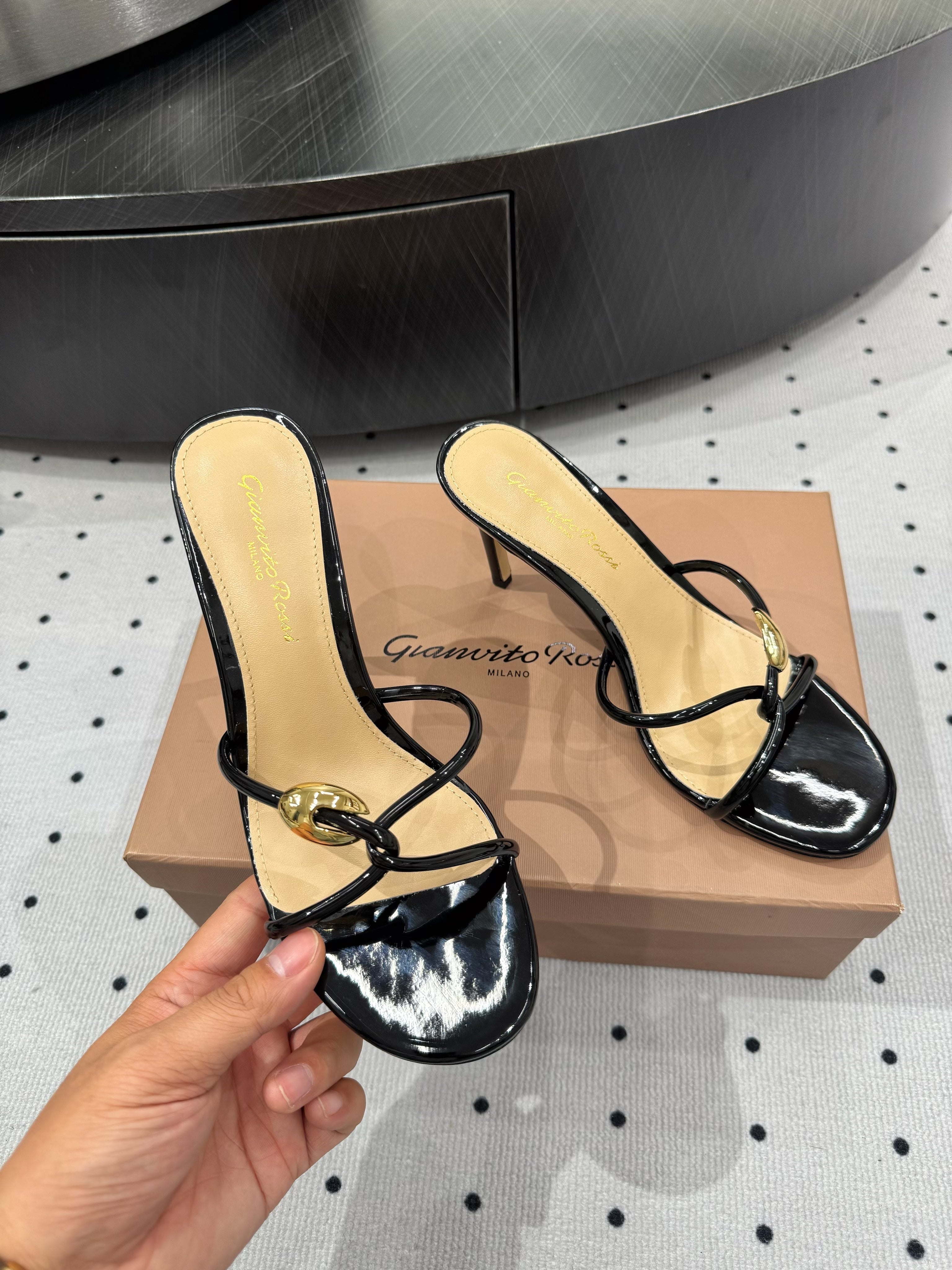 GIANVITO ROSSI 26S STRAPPY HEEL SANDALS 80 MM IN BLACK PATENT LAMBSKIN